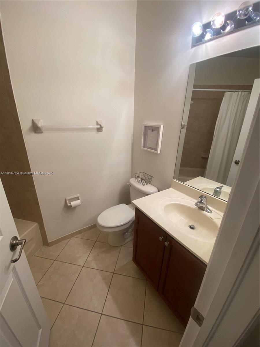 ST MORITZ AT DORAL CONDO - Residential