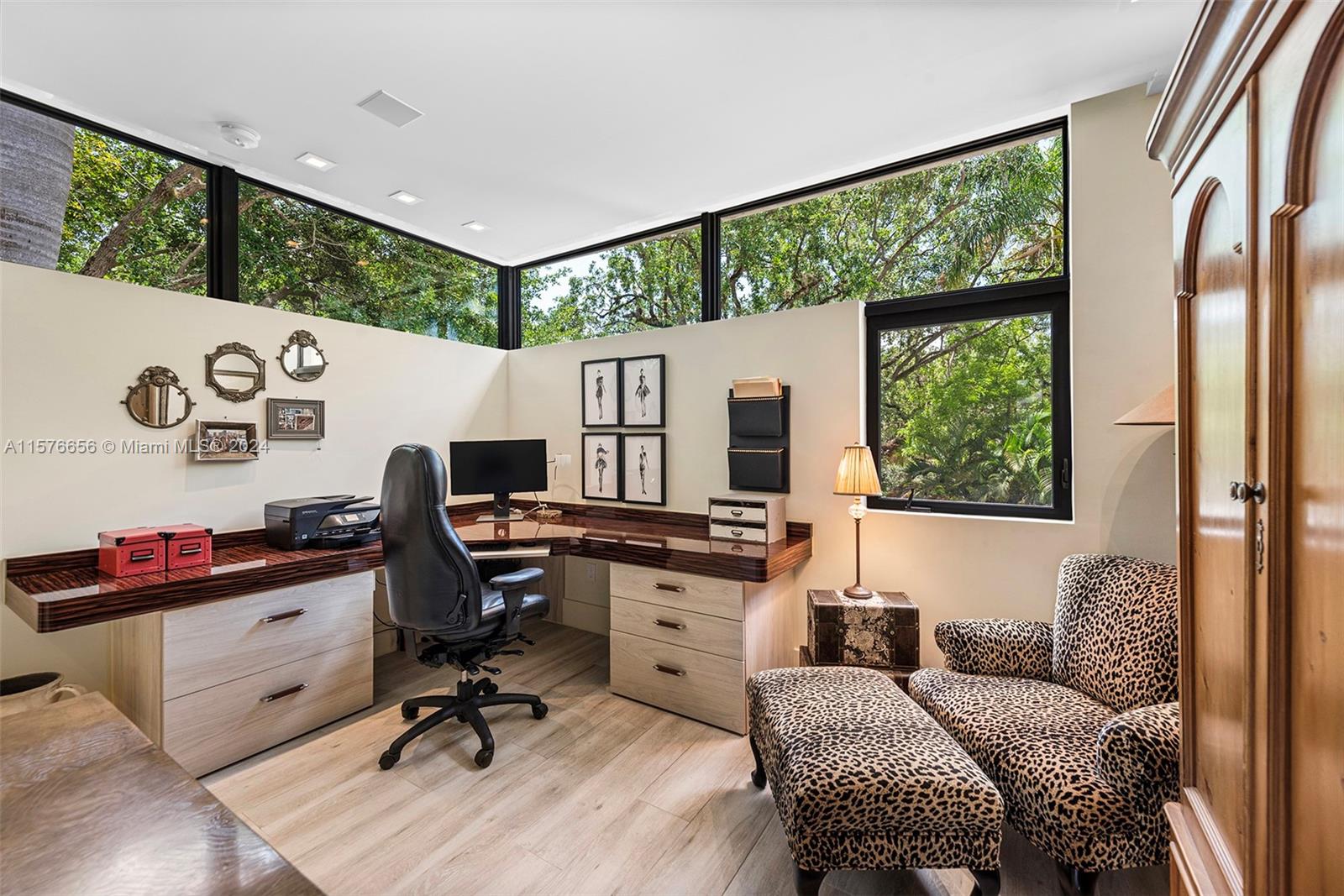 HARDING GROVE OAK - Residential