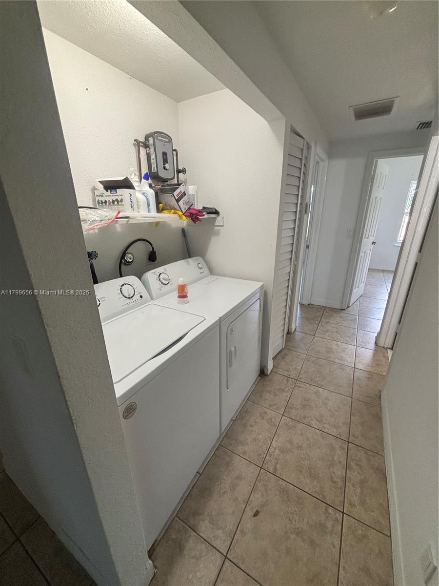 WATERSIDE TOWNHOMES SEC 4 - Residential Lease