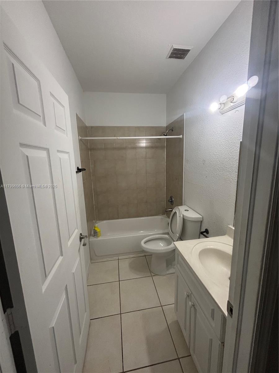 WATERSIDE TOWNHOMES SEC 4 - Residential Lease