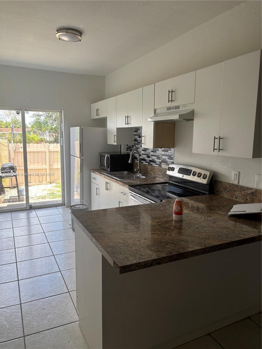 WATERSIDE TOWNHOMES SEC 4 - Residential Lease