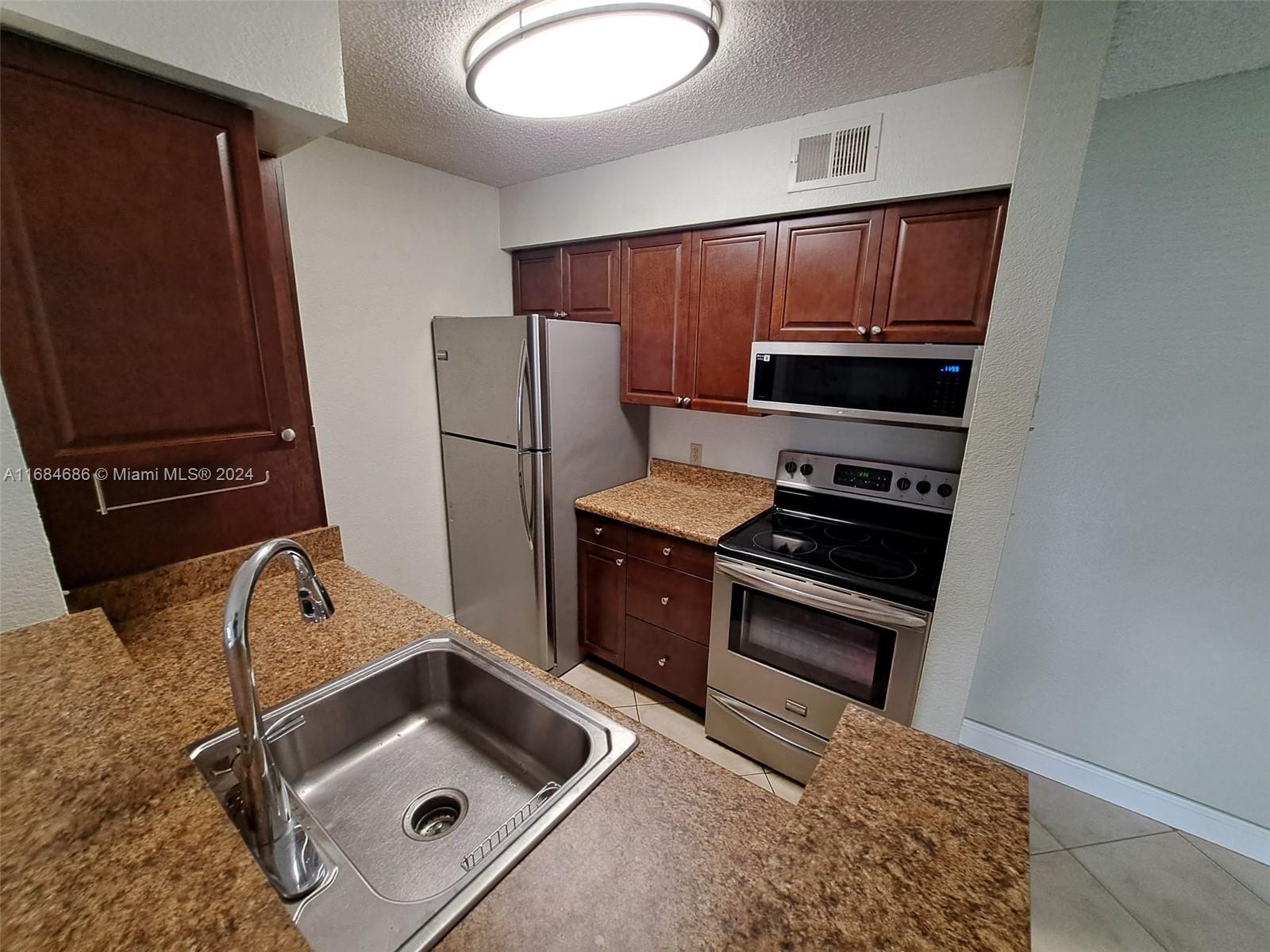 SUNDANCE AT DAVIE CONDO - Residential Lease