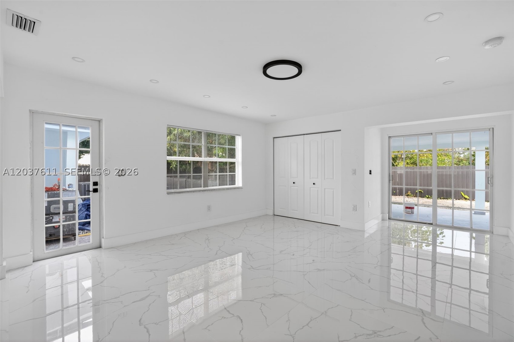 OAKLAWN SUB - Residential Lease