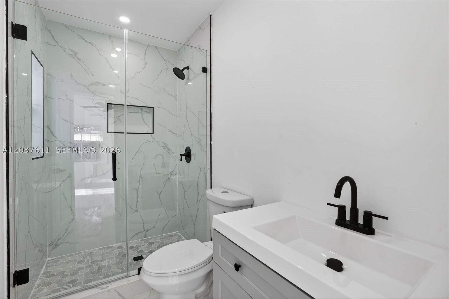 OAKLAWN SUB - Residential Lease