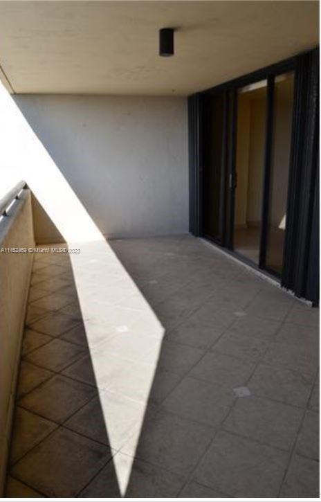 CLUB ATLANTIS - Residential Lease