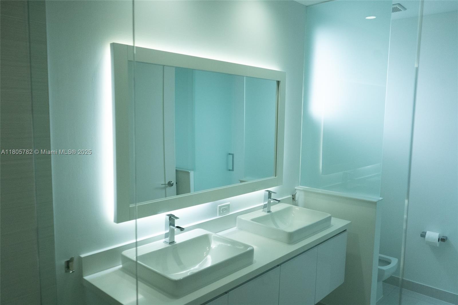LANDMARK AT DORAL - Residential Lease