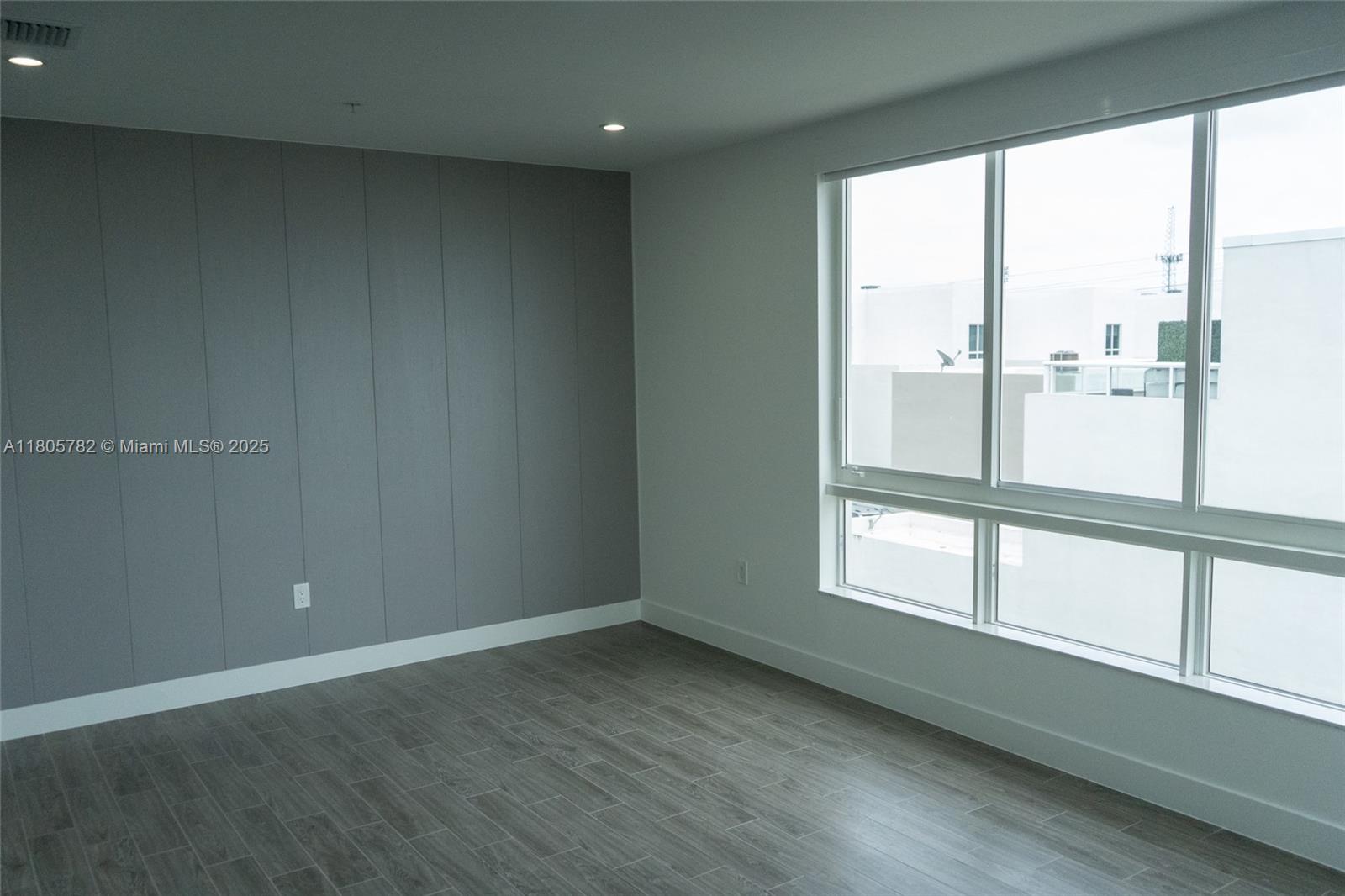 LANDMARK AT DORAL - Residential Lease