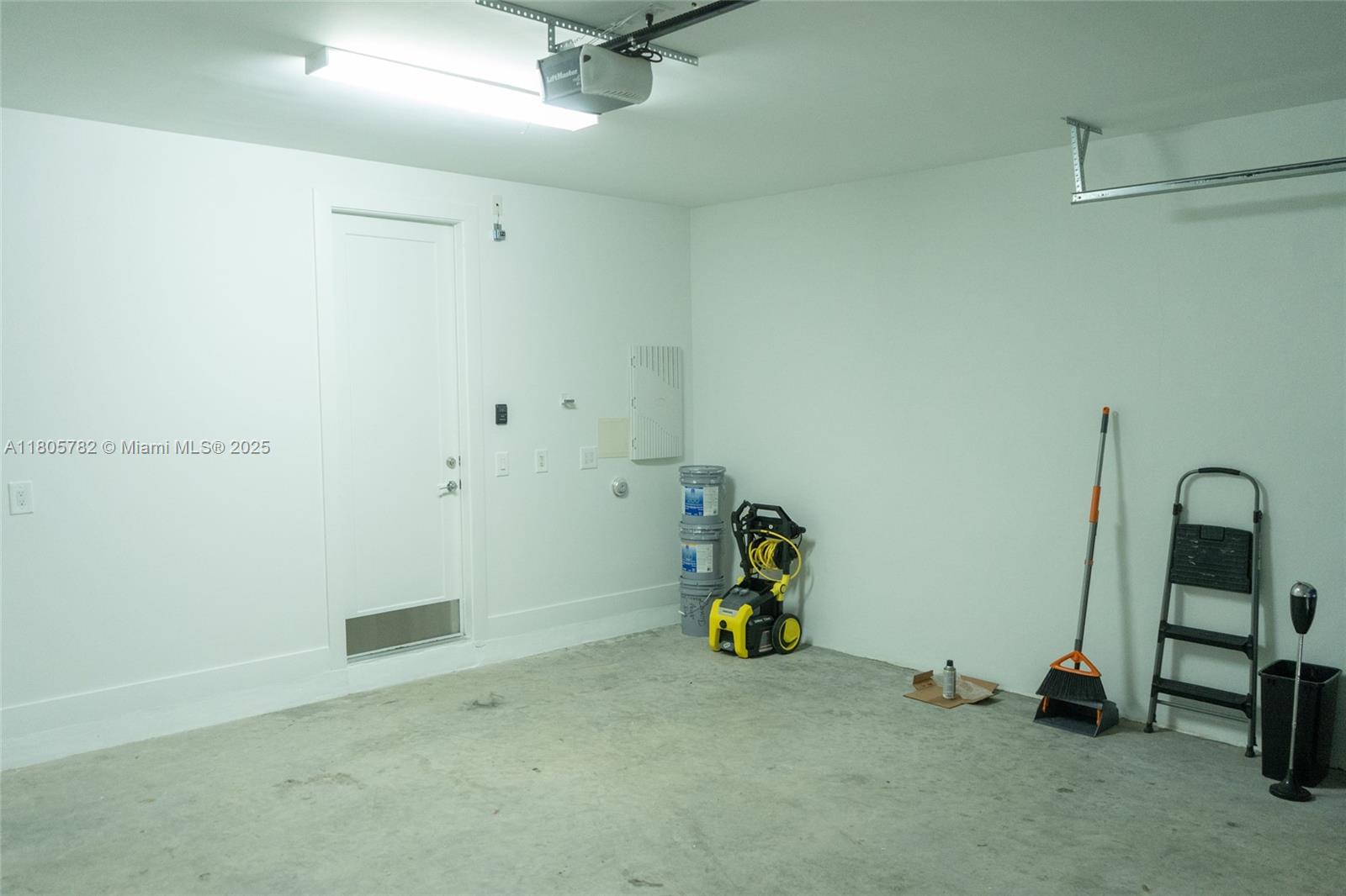 LANDMARK AT DORAL - Residential Lease