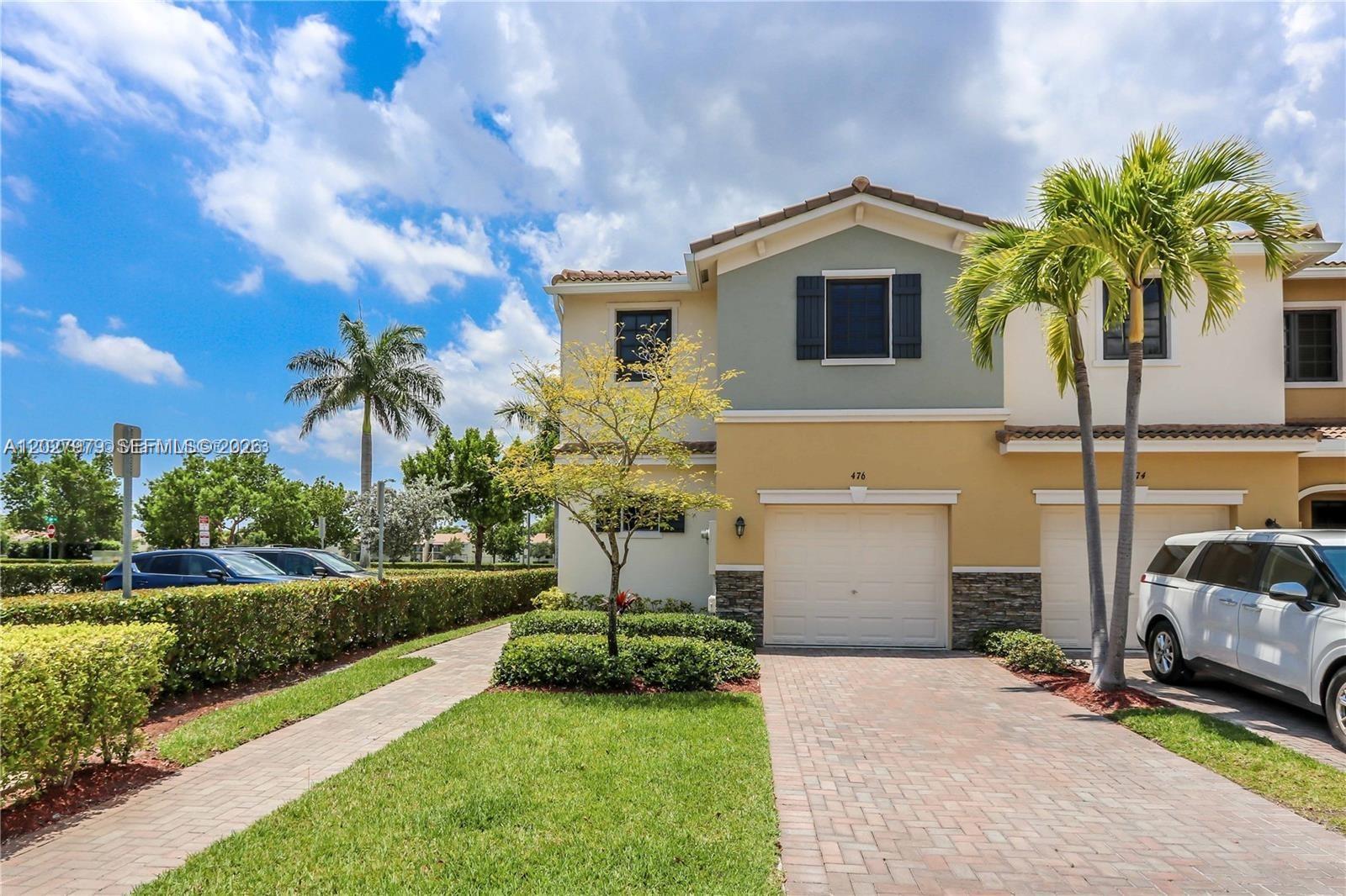 CHAMPION LAKES - Residential