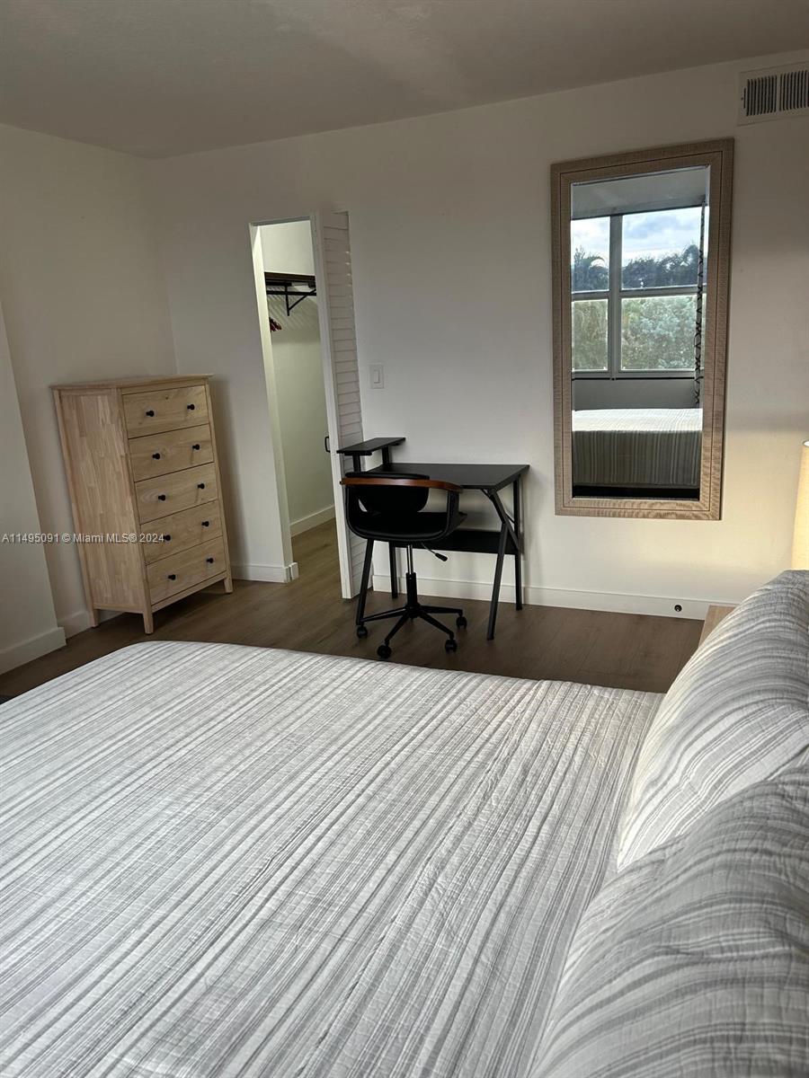 ROYAL PARK CONDO - Residential