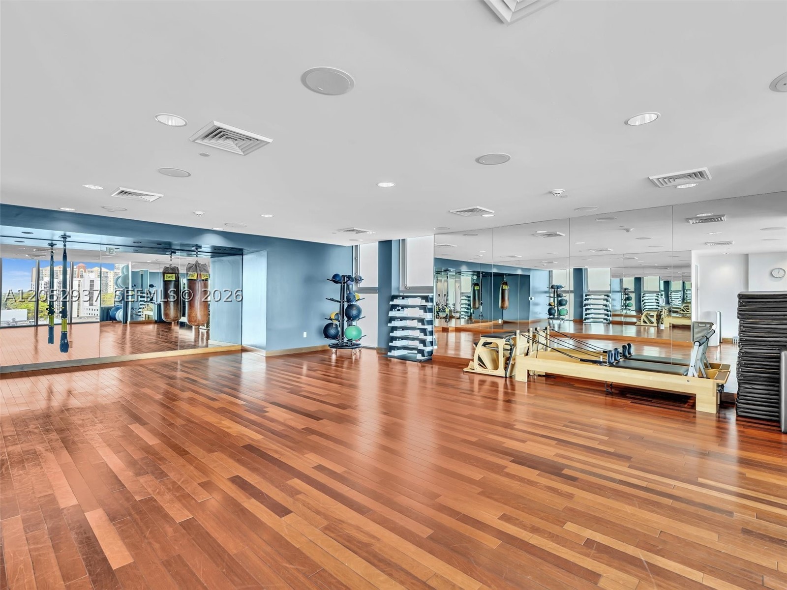 JADE BEACH CONDO - Residential Lease