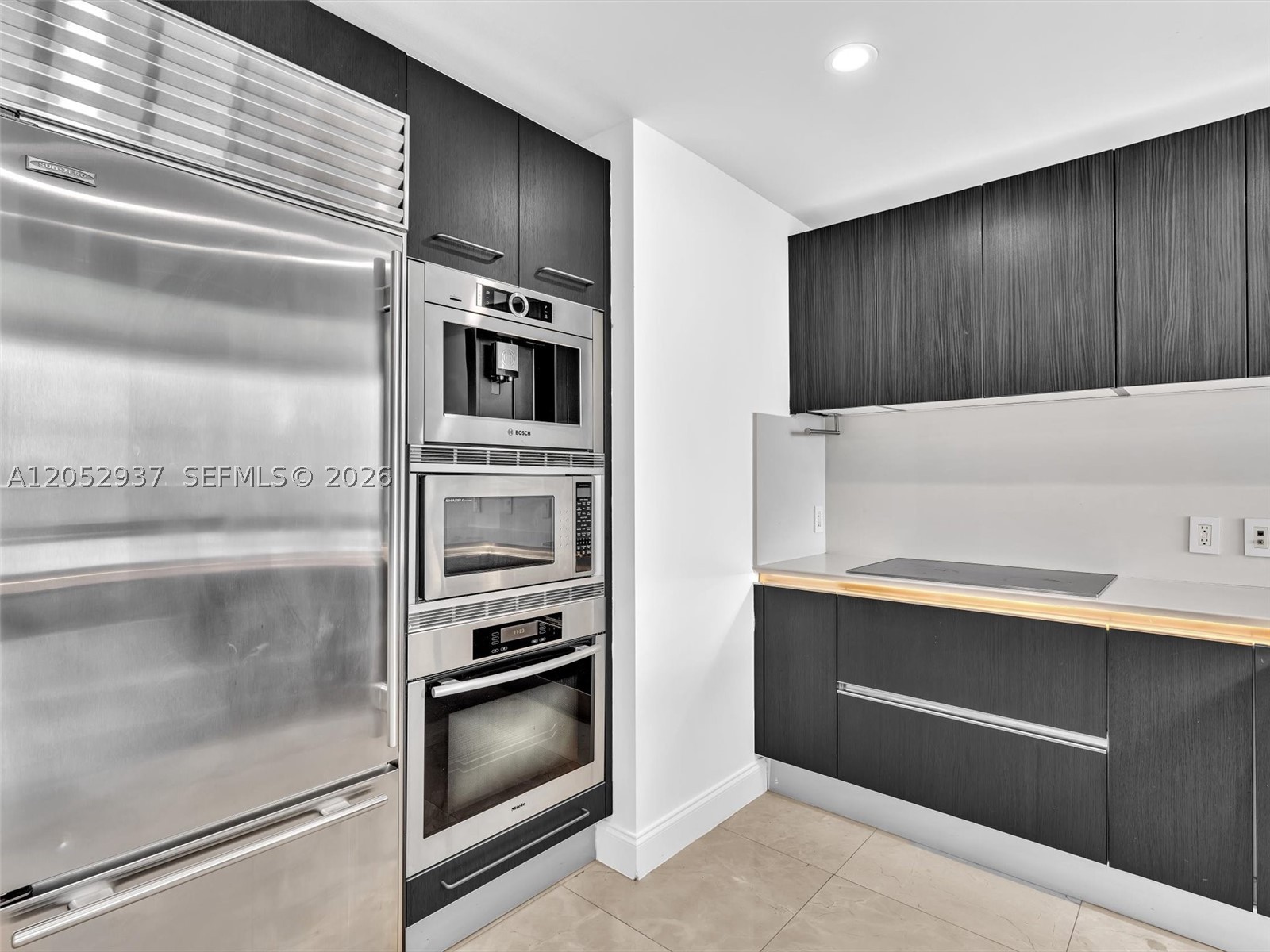 JADE BEACH CONDO - Residential Lease