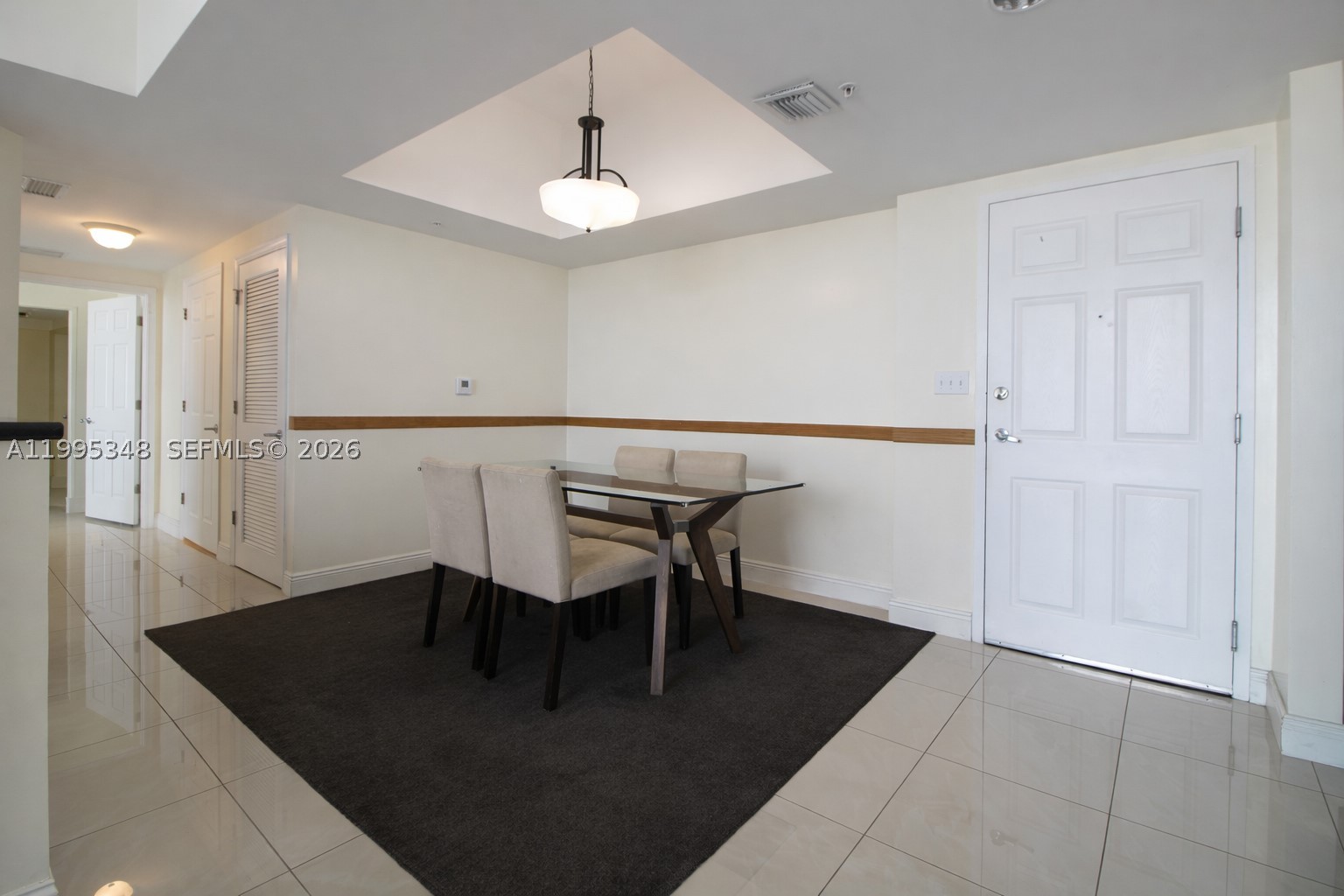 HOLLYWOOD STATION RES CON - Residential