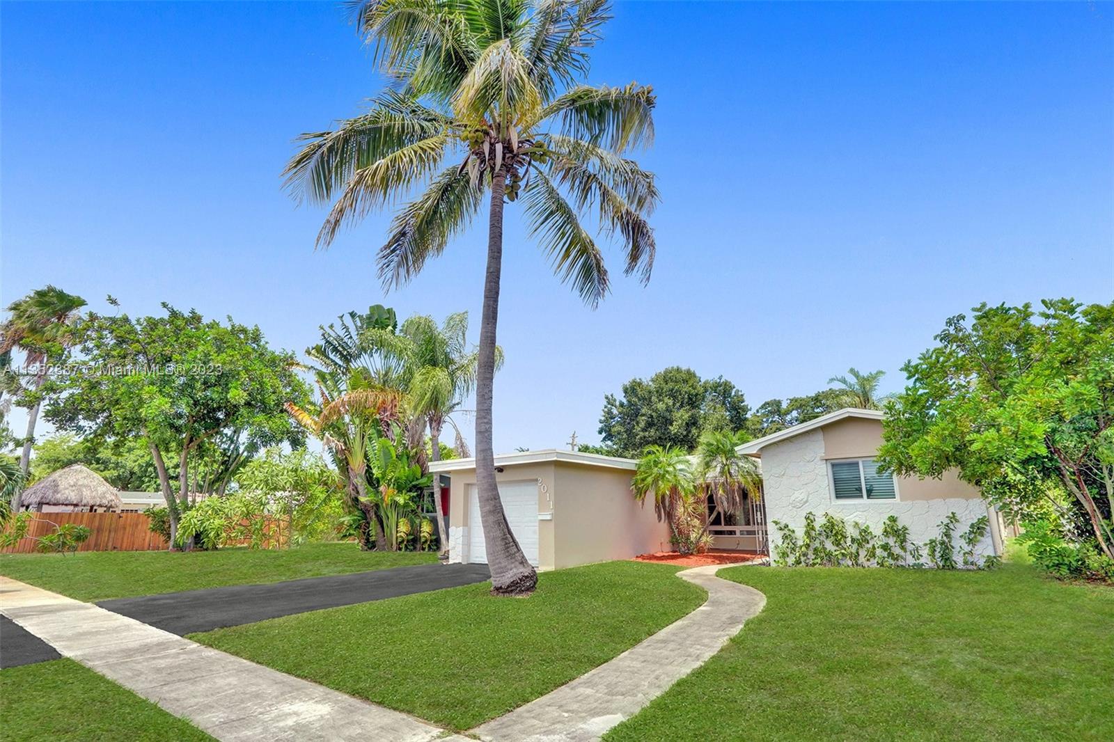 HOLLYWOOD HILLS AMEN PLAT - Residential Lease
