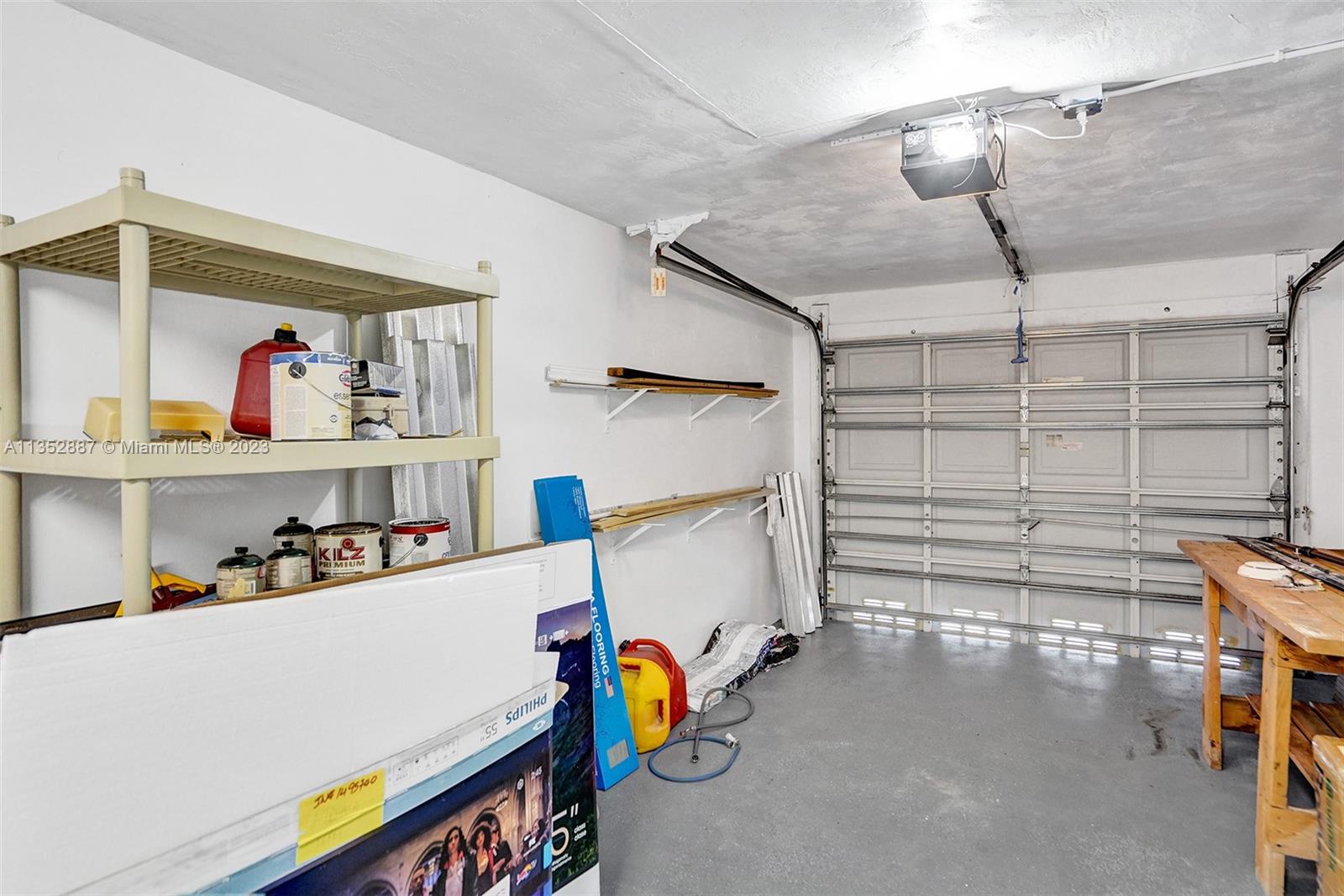 HOLLYWOOD HILLS AMEN PLAT - Residential Lease
