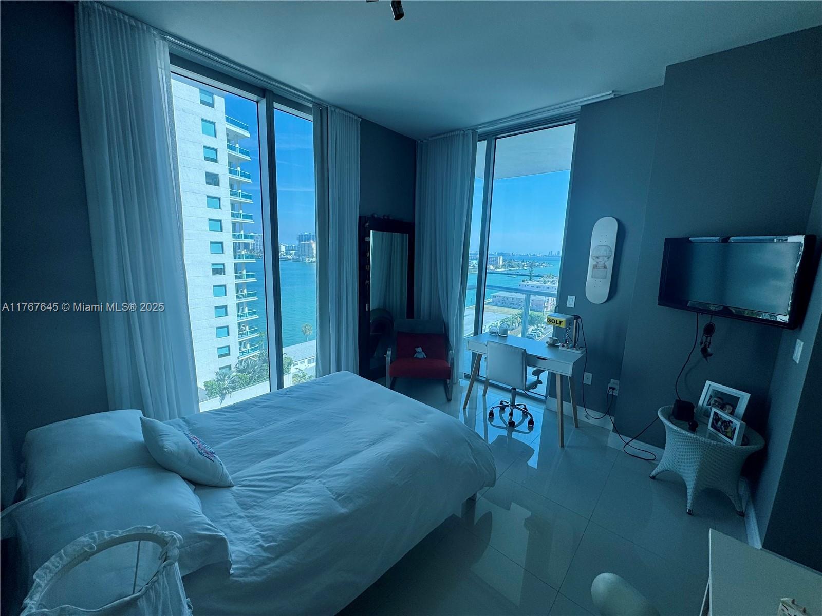 ELOQUENCE ON THE BAY COND - Residential