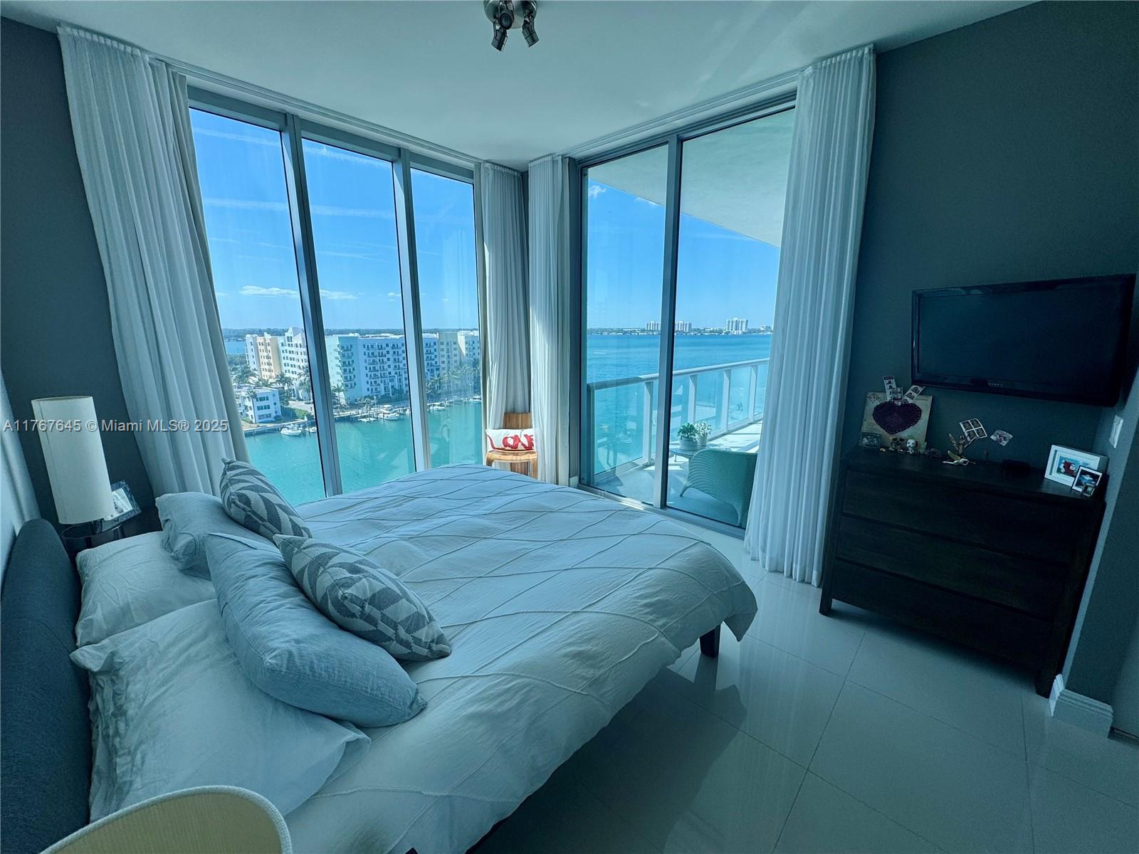 ELOQUENCE ON THE BAY COND - Residential