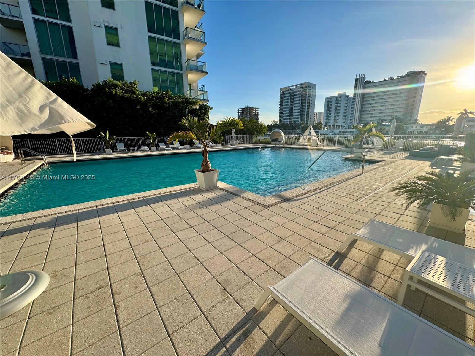ELOQUENCE ON THE BAY COND - Residential