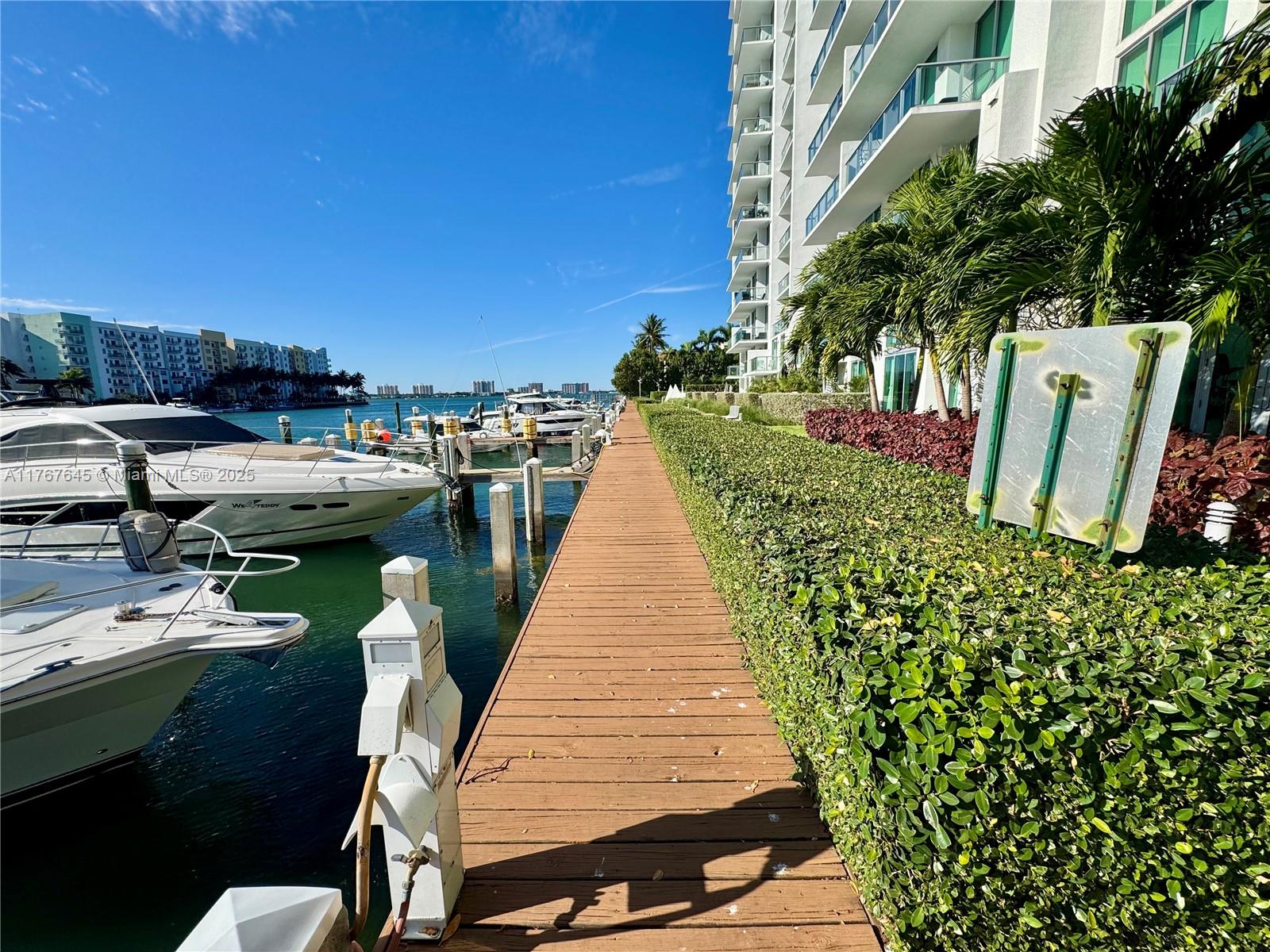ELOQUENCE ON THE BAY COND - Residential