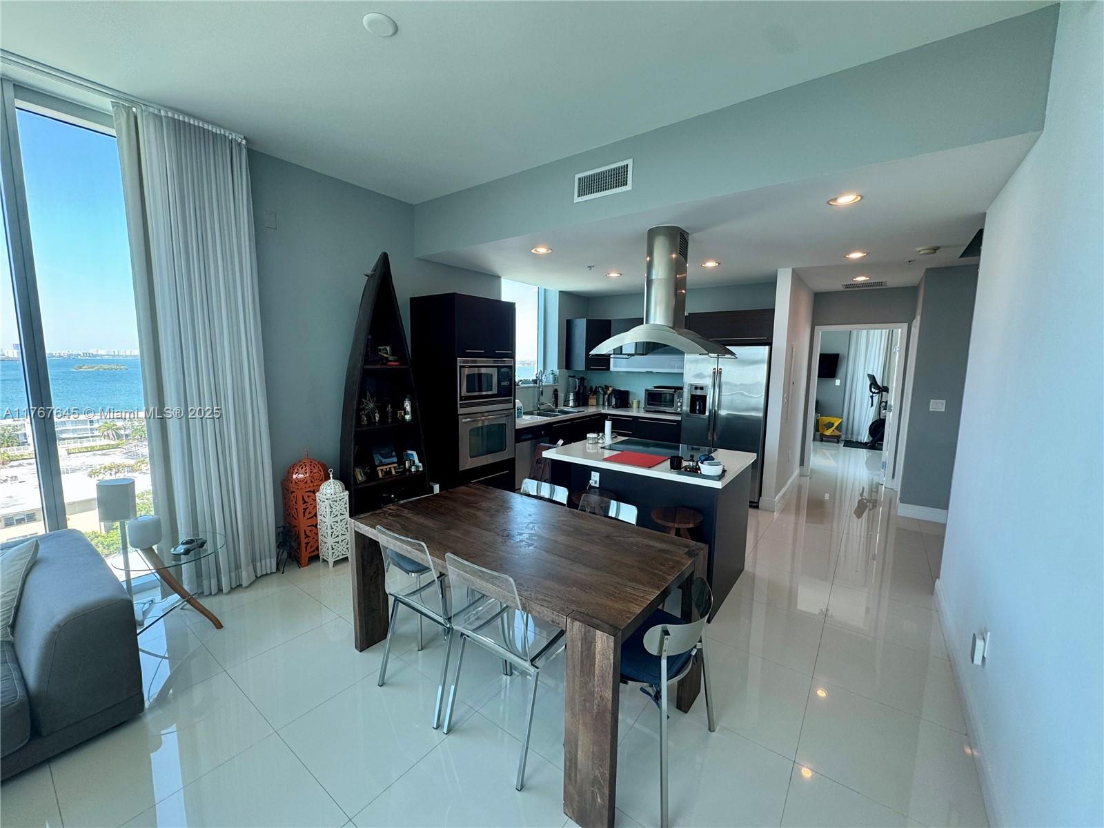 ELOQUENCE ON THE BAY COND - Residential