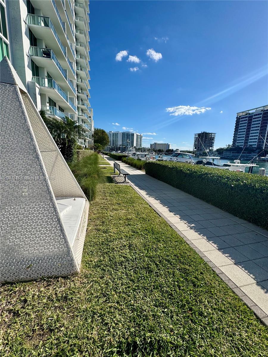 ELOQUENCE ON THE BAY COND - Residential
