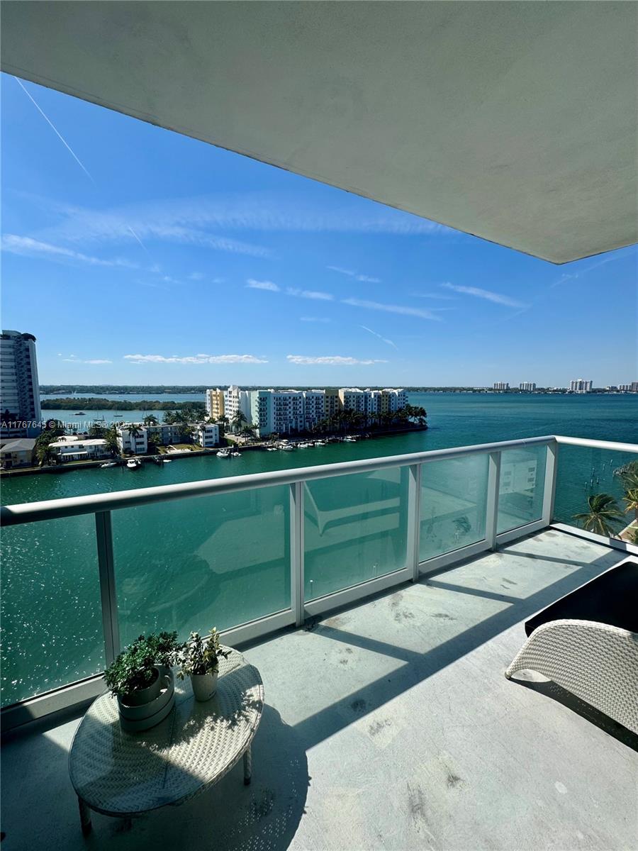 ELOQUENCE ON THE BAY COND - Residential