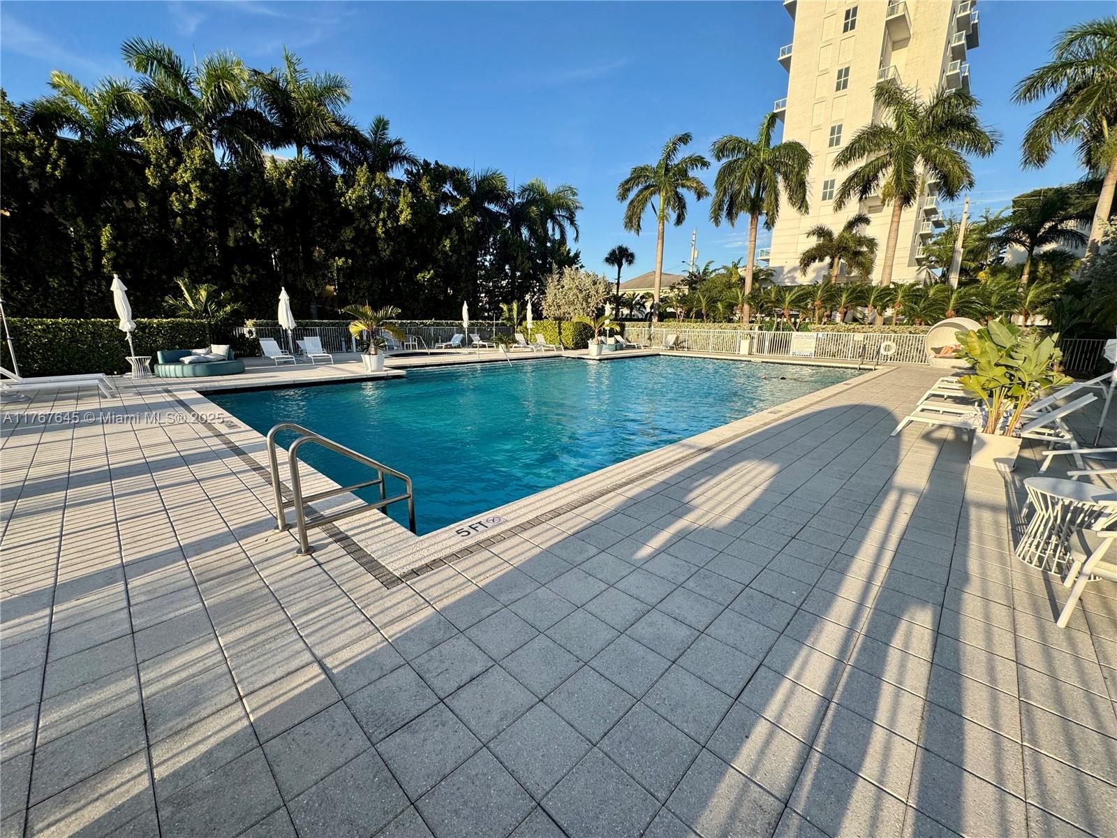 ELOQUENCE ON THE BAY COND - Residential