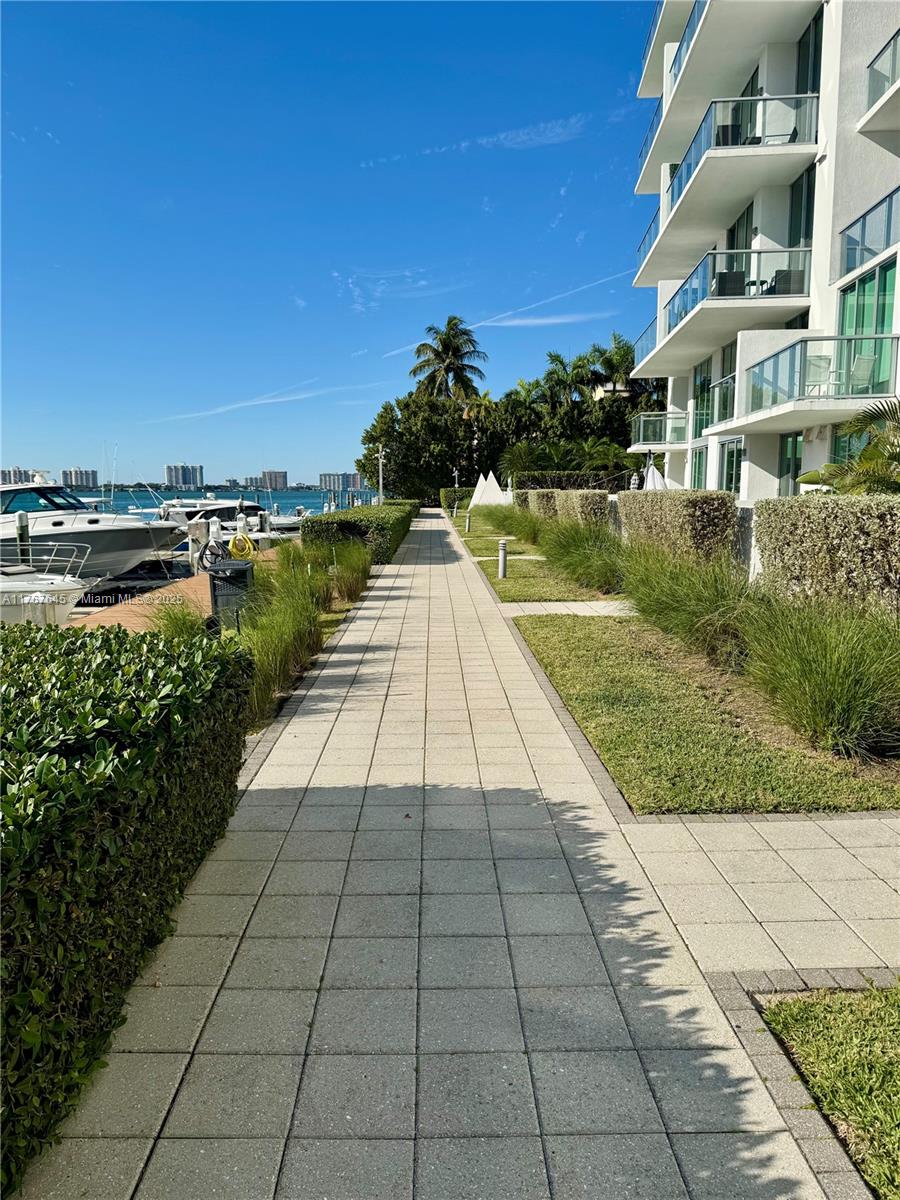 ELOQUENCE ON THE BAY COND - Residential