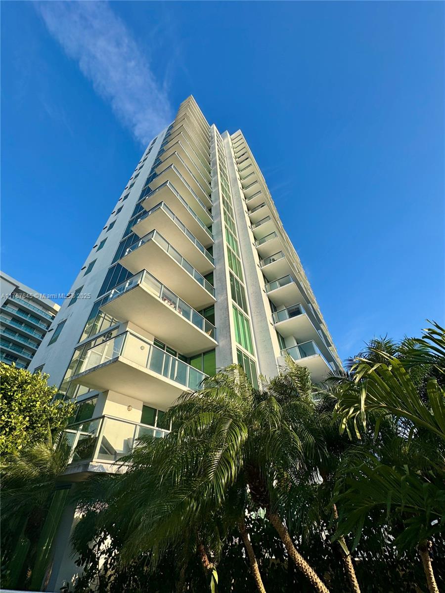 ELOQUENCE ON THE BAY COND - Residential