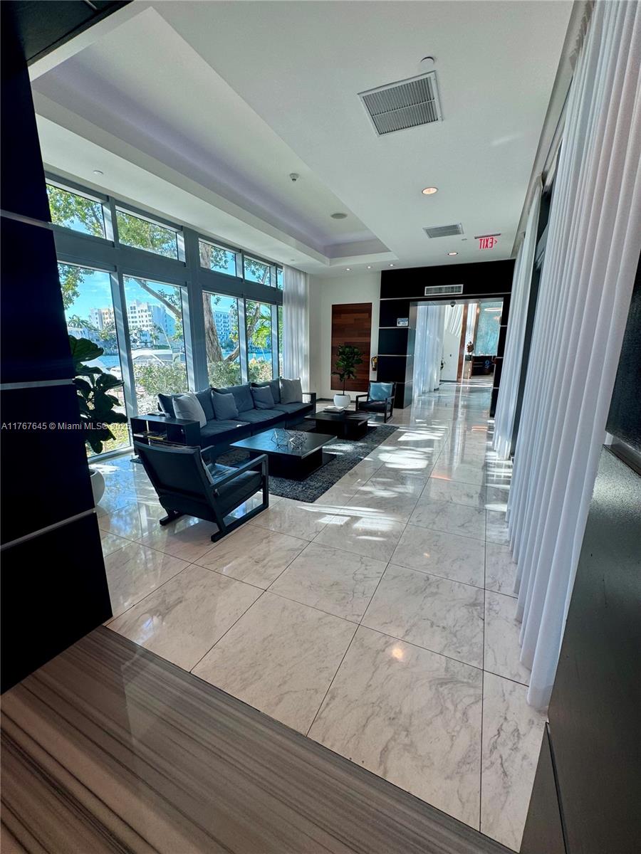 ELOQUENCE ON THE BAY COND - Residential