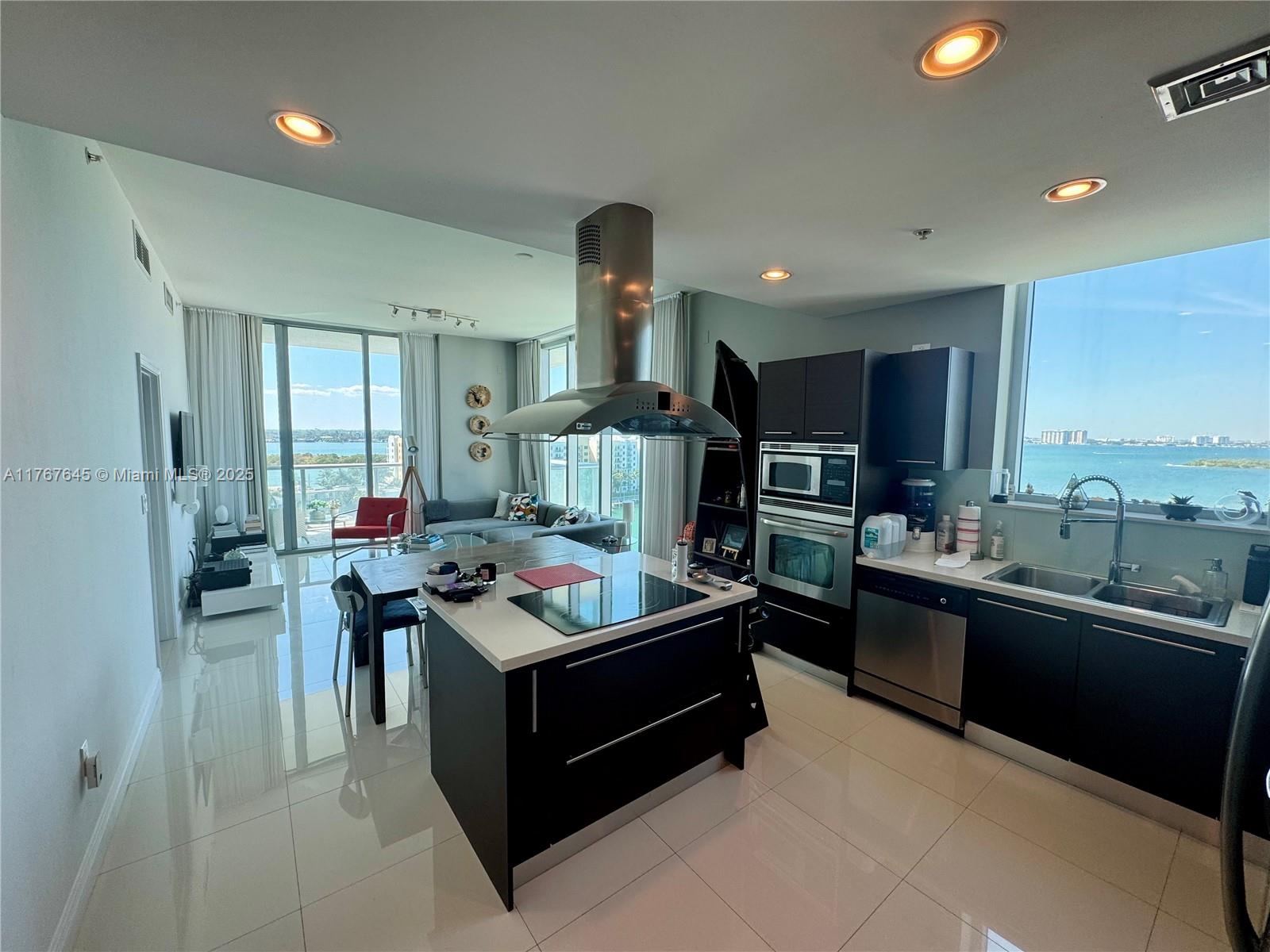 ELOQUENCE ON THE BAY COND - Residential