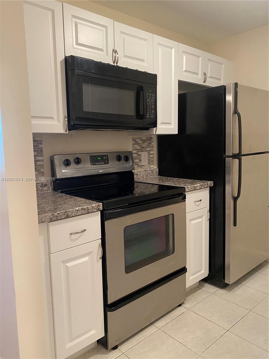 KINGSLEY AT CENTURY VILLA - Residential Lease