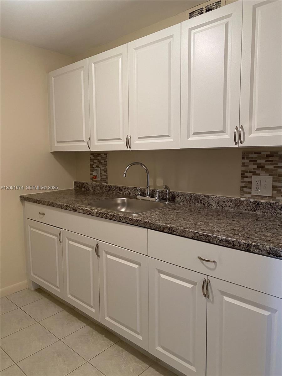KINGSLEY AT CENTURY VILLA - Residential Lease