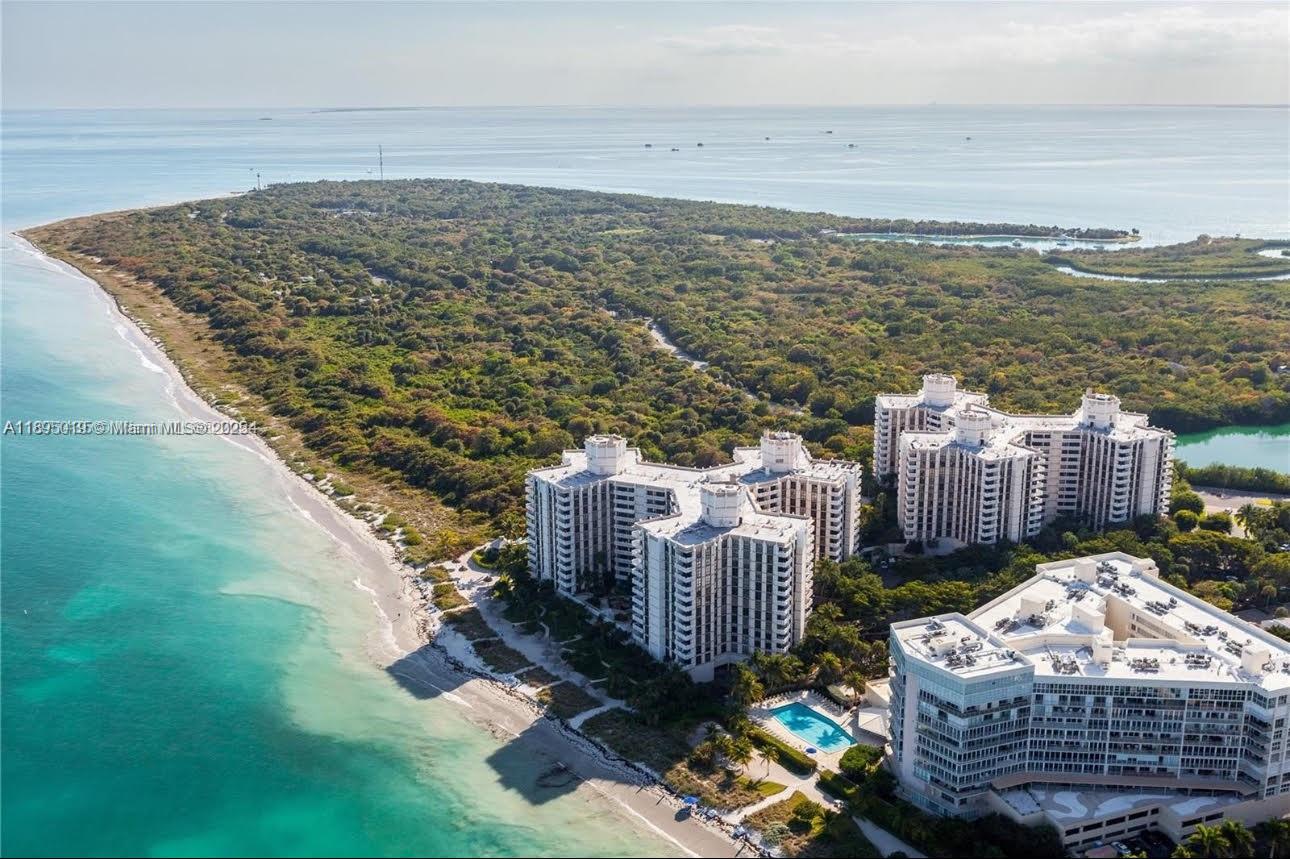 TOWERS OF KEY BISCAYNE CO - Residential