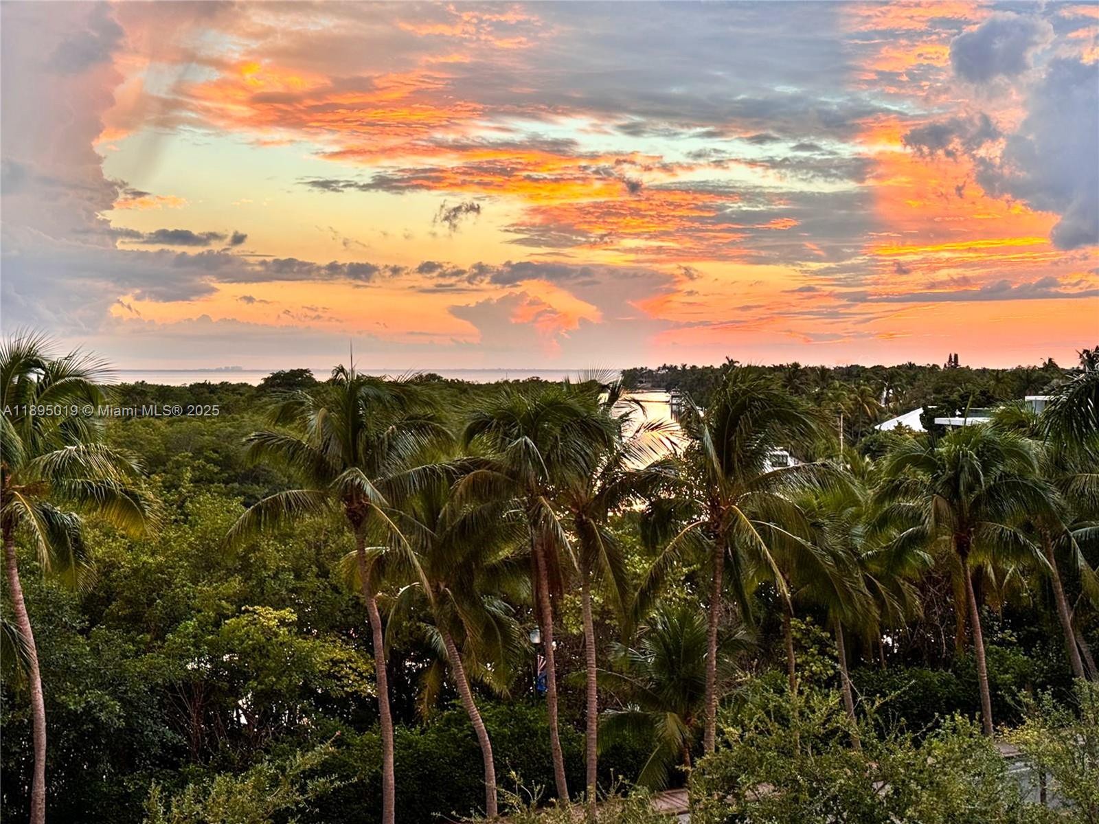 TOWERS OF KEY BISCAYNE CO - Residential