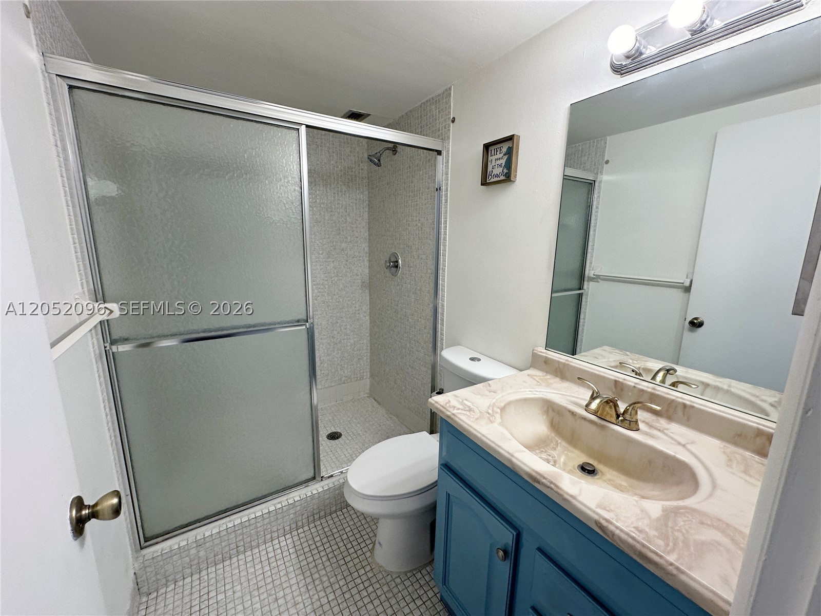 HALLMARK OF HOLLYWOOD COND - Residential Lease