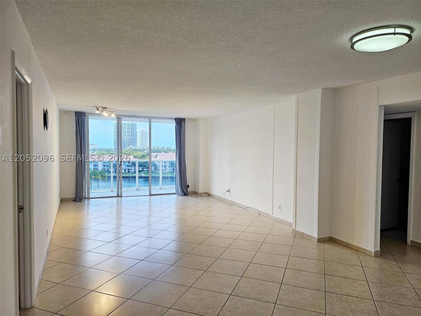 HALLMARK OF HOLLYWOOD COND - Residential Lease