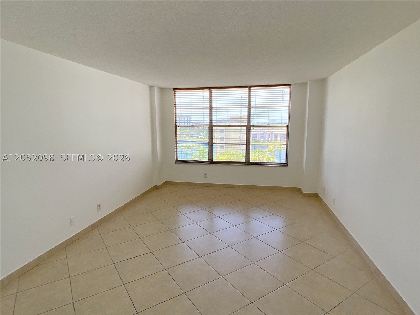HALLMARK OF HOLLYWOOD COND - Residential Lease