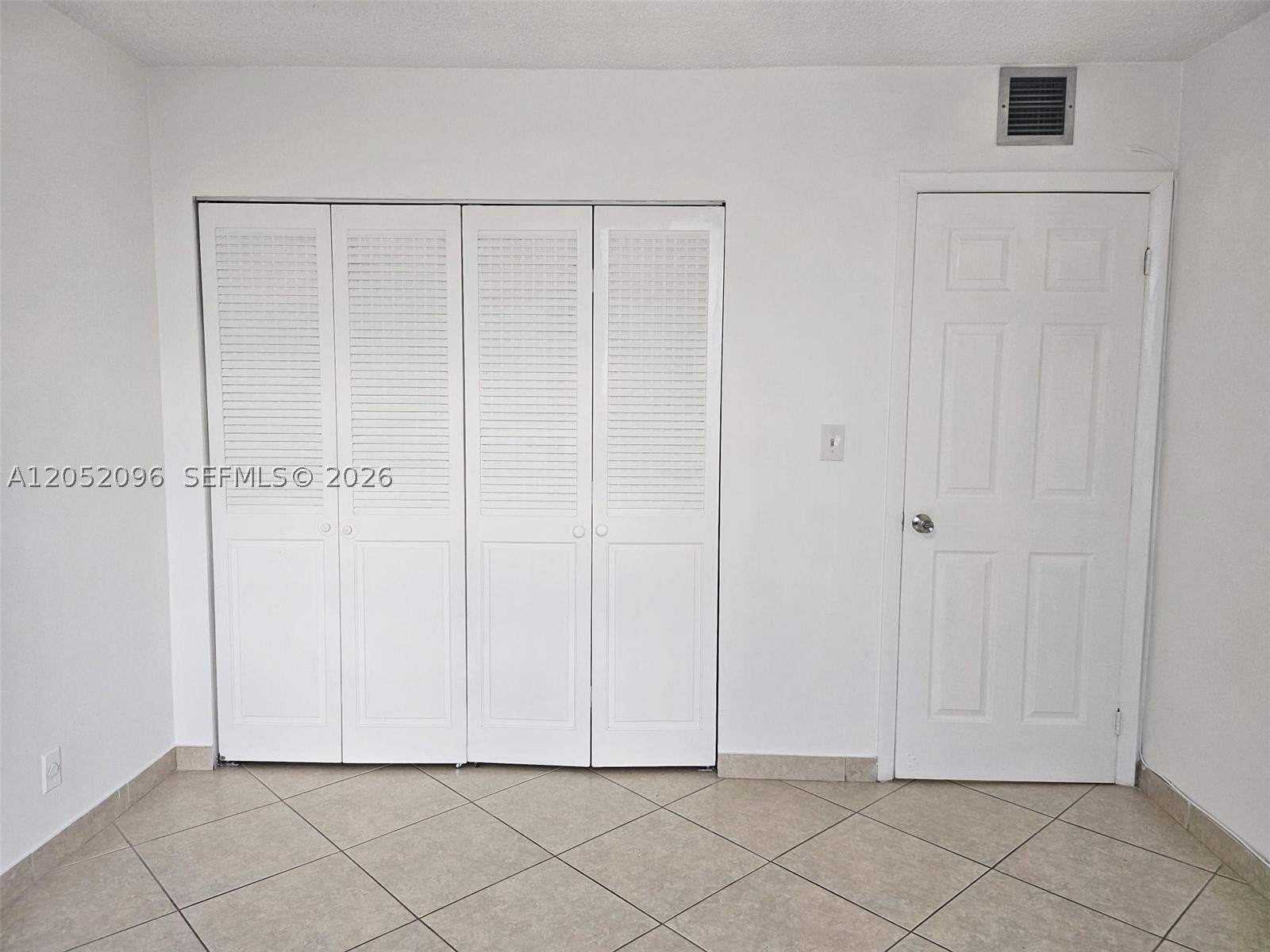 HALLMARK OF HOLLYWOOD COND - Residential Lease