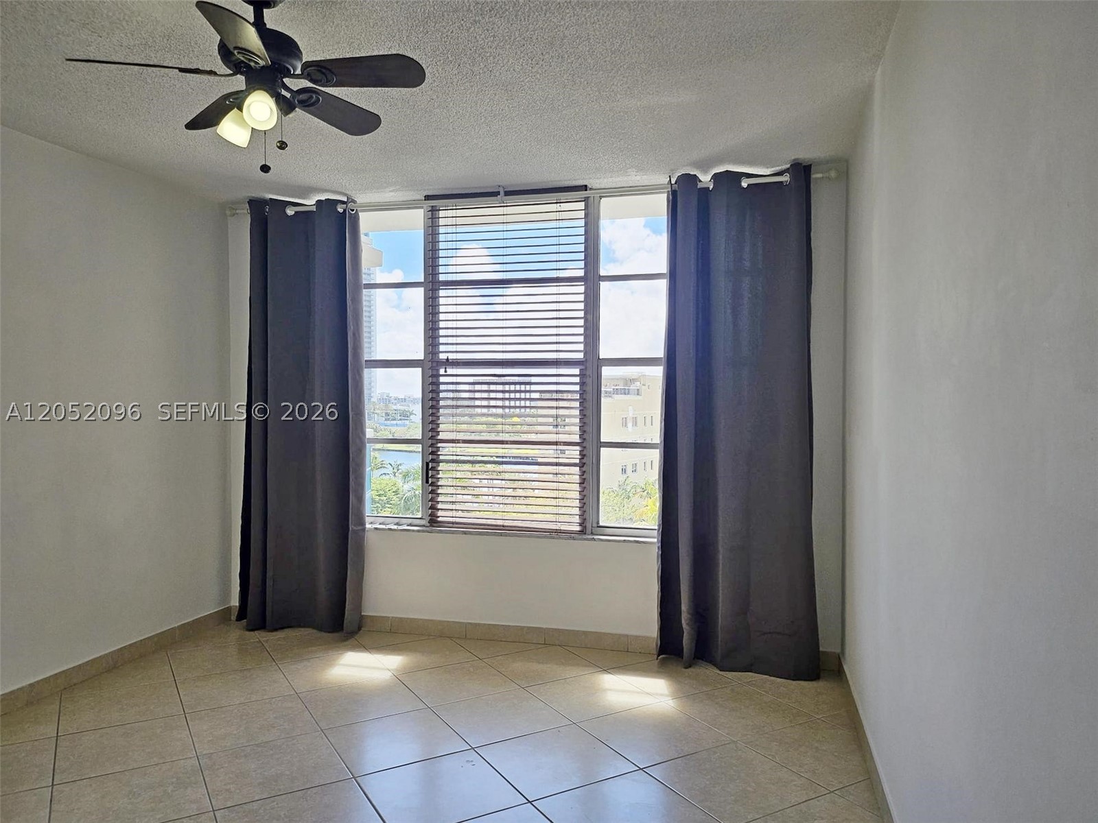 HALLMARK OF HOLLYWOOD COND - Residential Lease