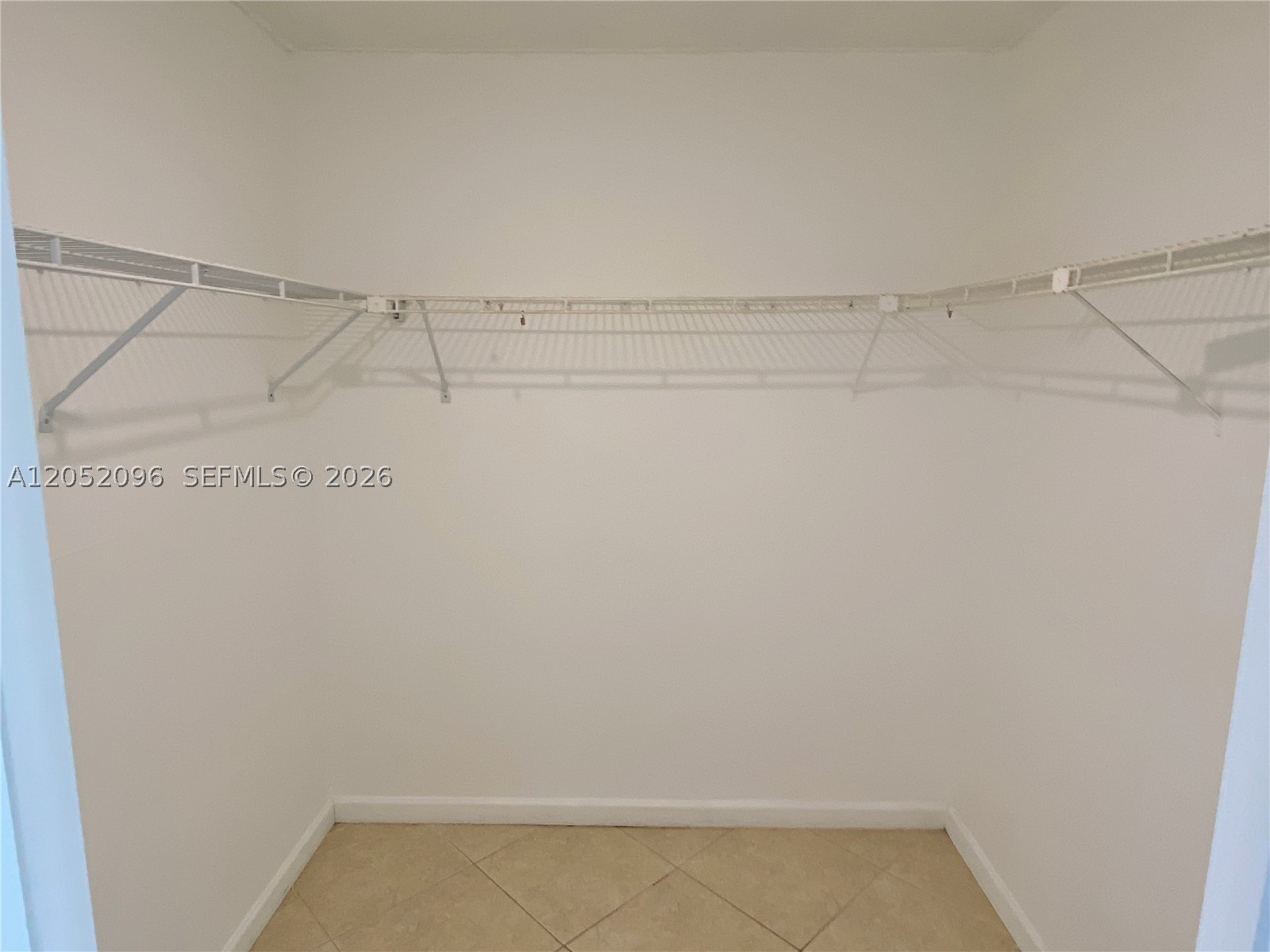 HALLMARK OF HOLLYWOOD COND - Residential Lease