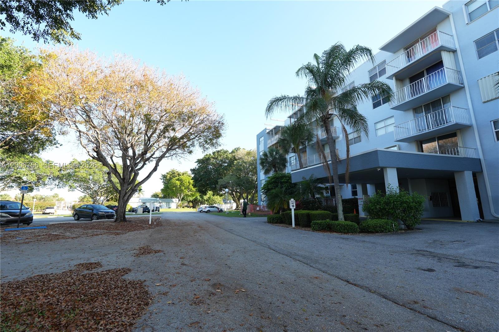 BREAKWATERS OF THE PALM B - Residential