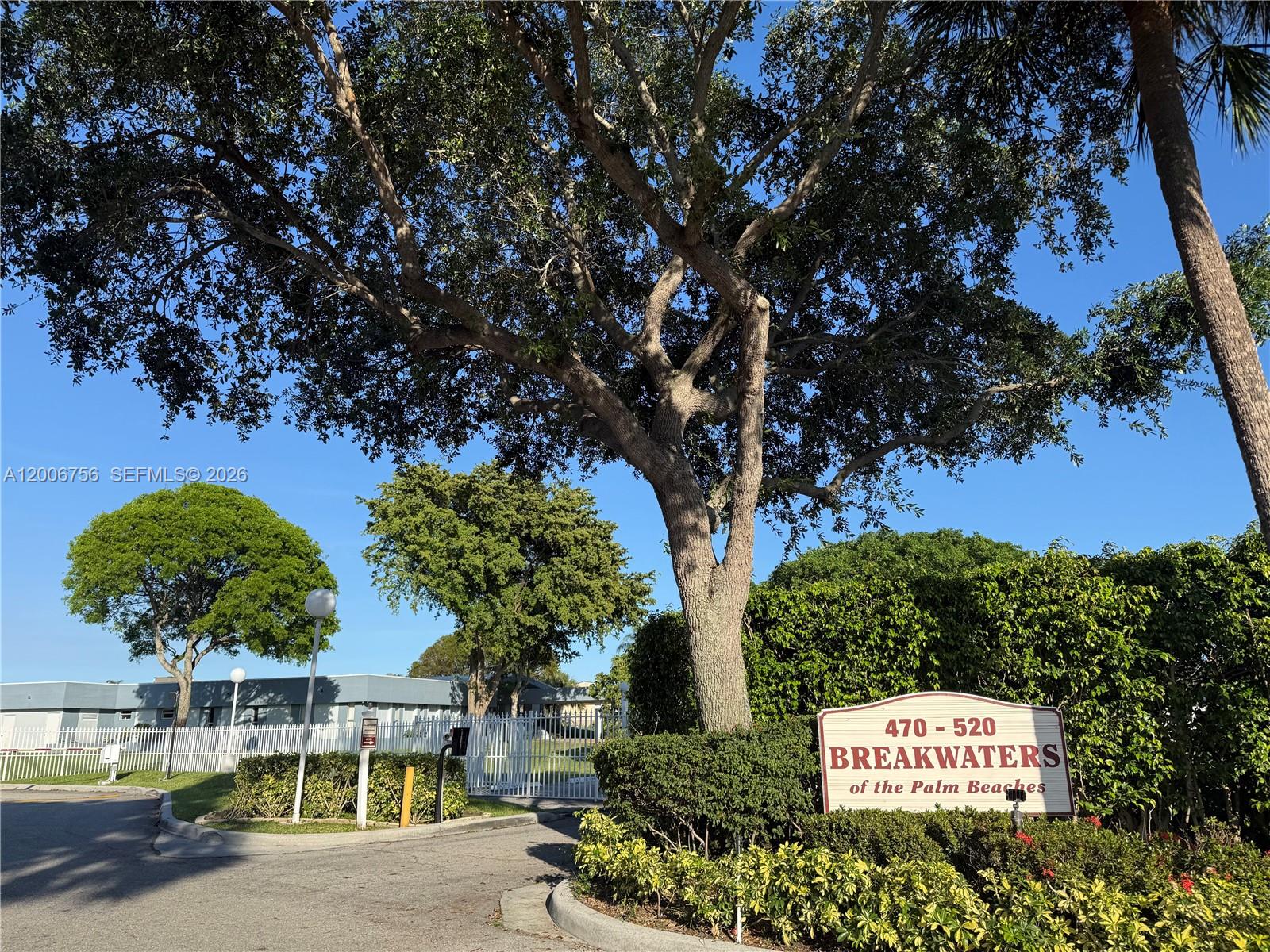 BREAKWATERS OF THE PALM B - Residential