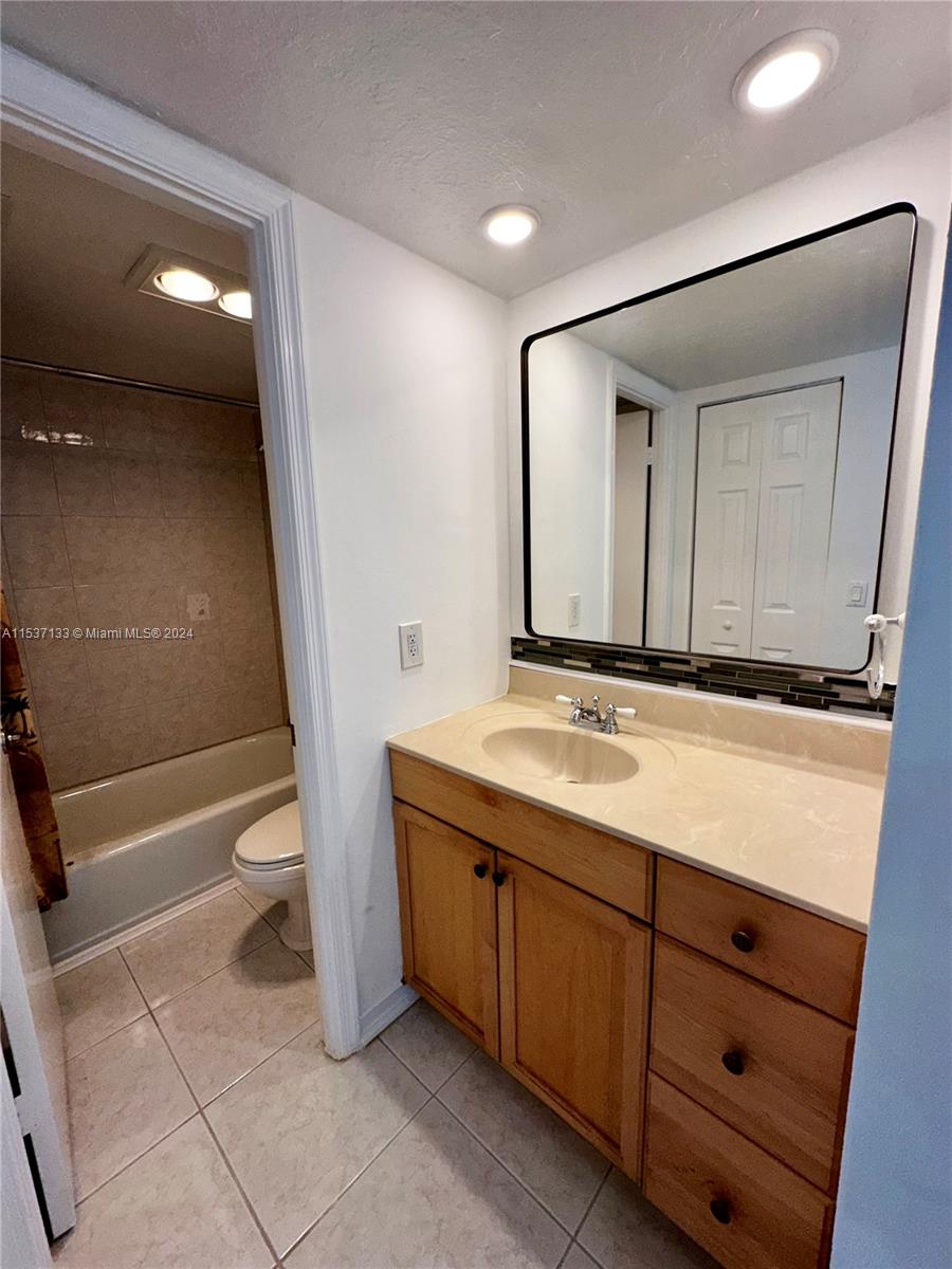POINCIANA 1 OF PINE ISLAN - Residential Lease