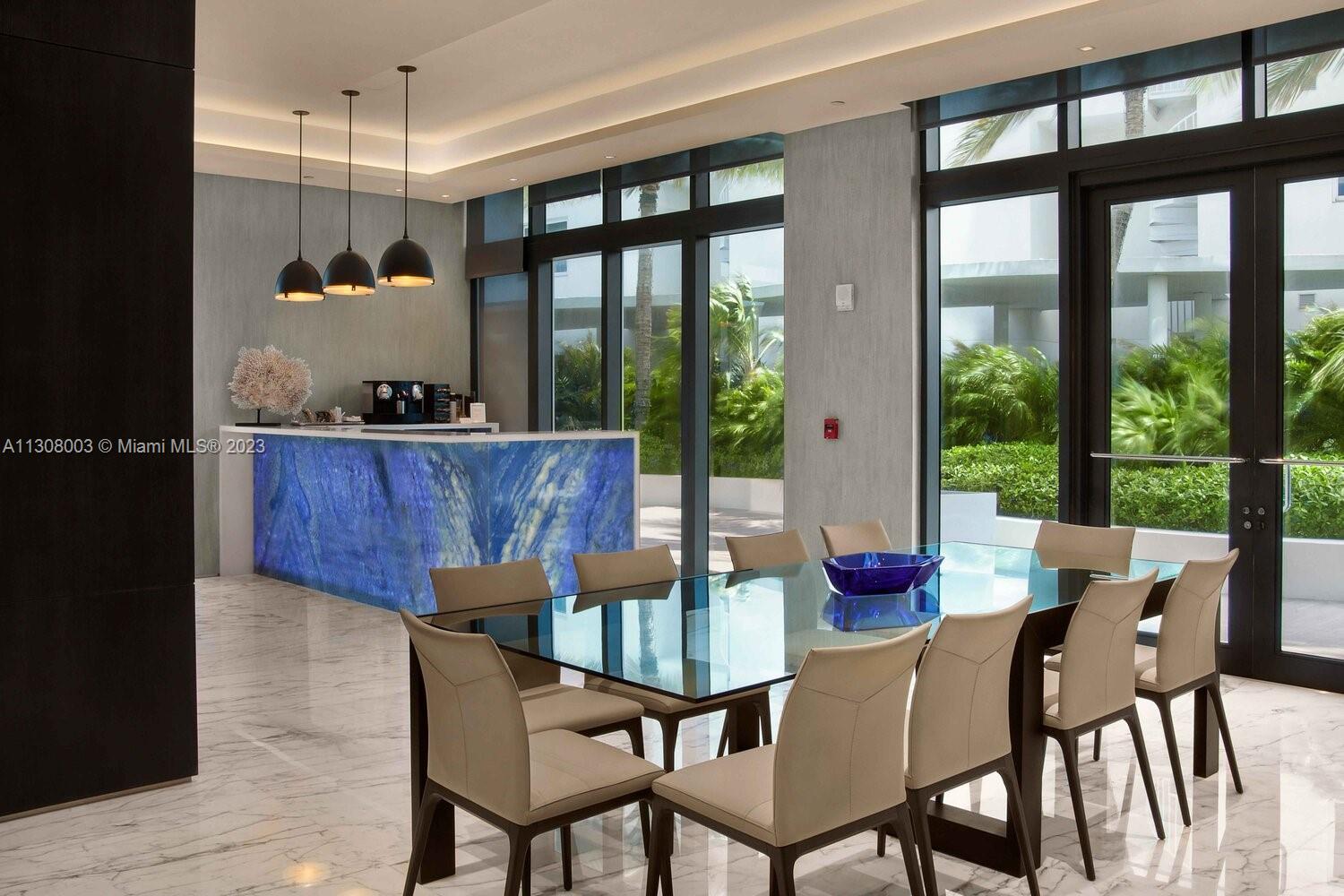 CONTINUUM ON SOUTH BEACH - Residential