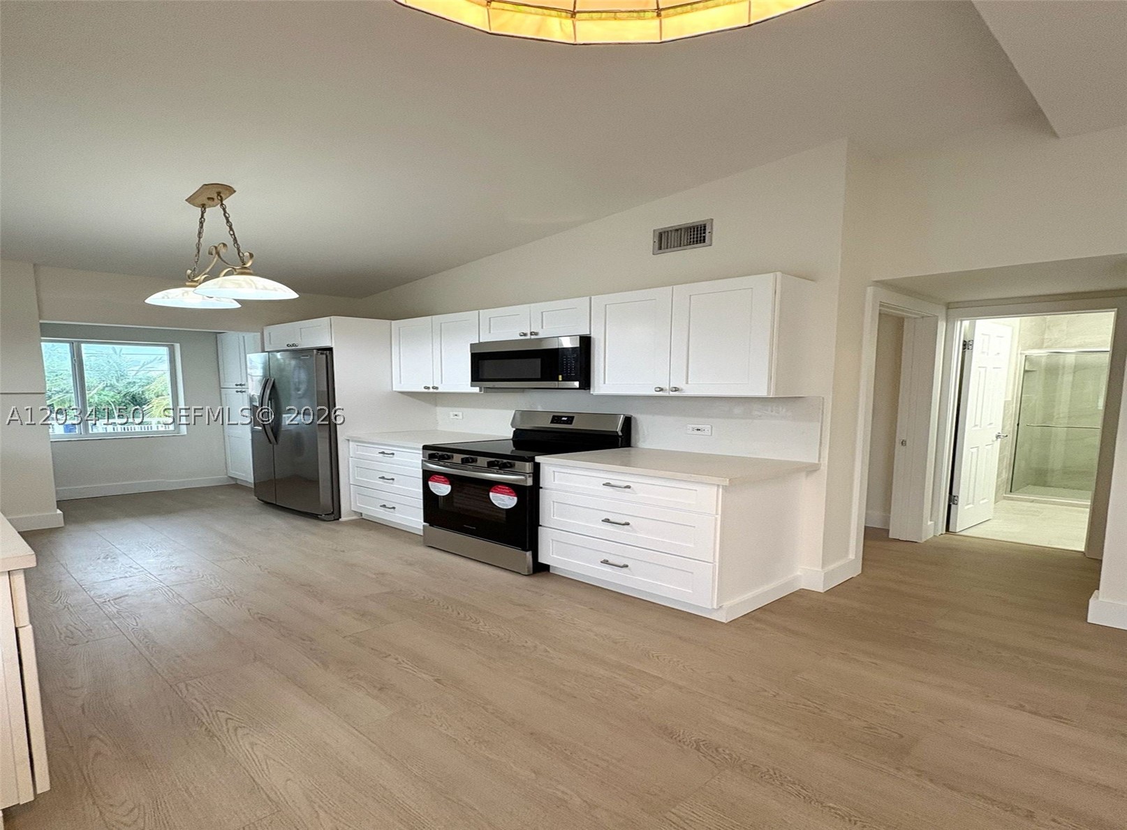 PORT LARGO - Residential Lease