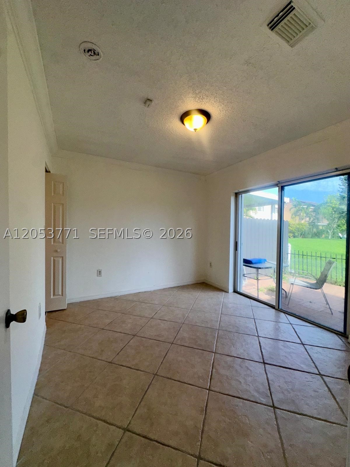 CARIBE LAKES PHASE I - Residential Lease