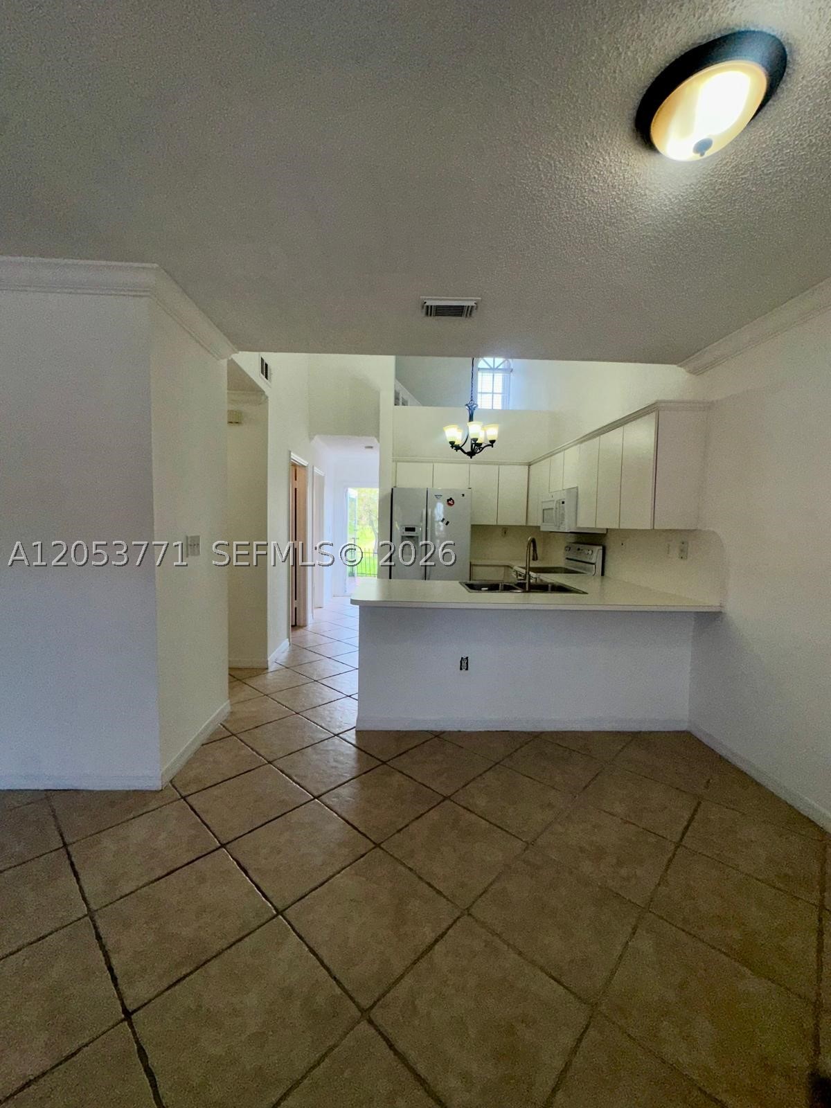 CARIBE LAKES PHASE I - Residential Lease