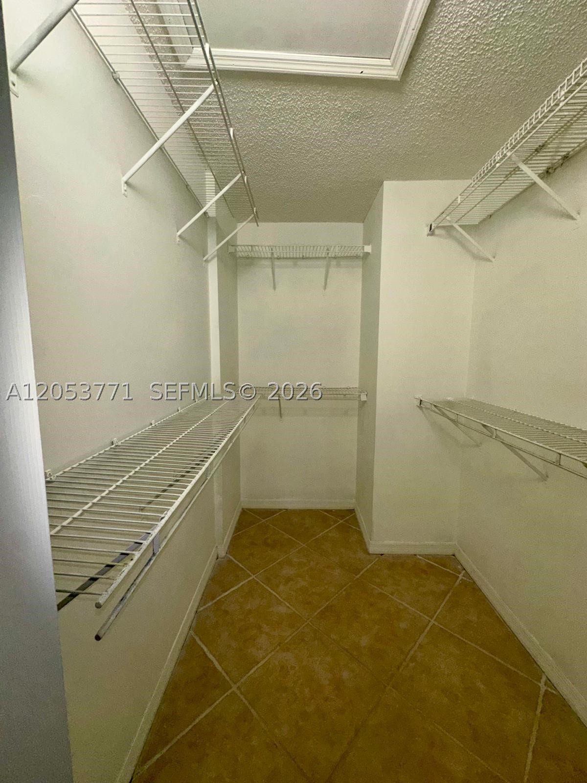 CARIBE LAKES PHASE I - Residential Lease