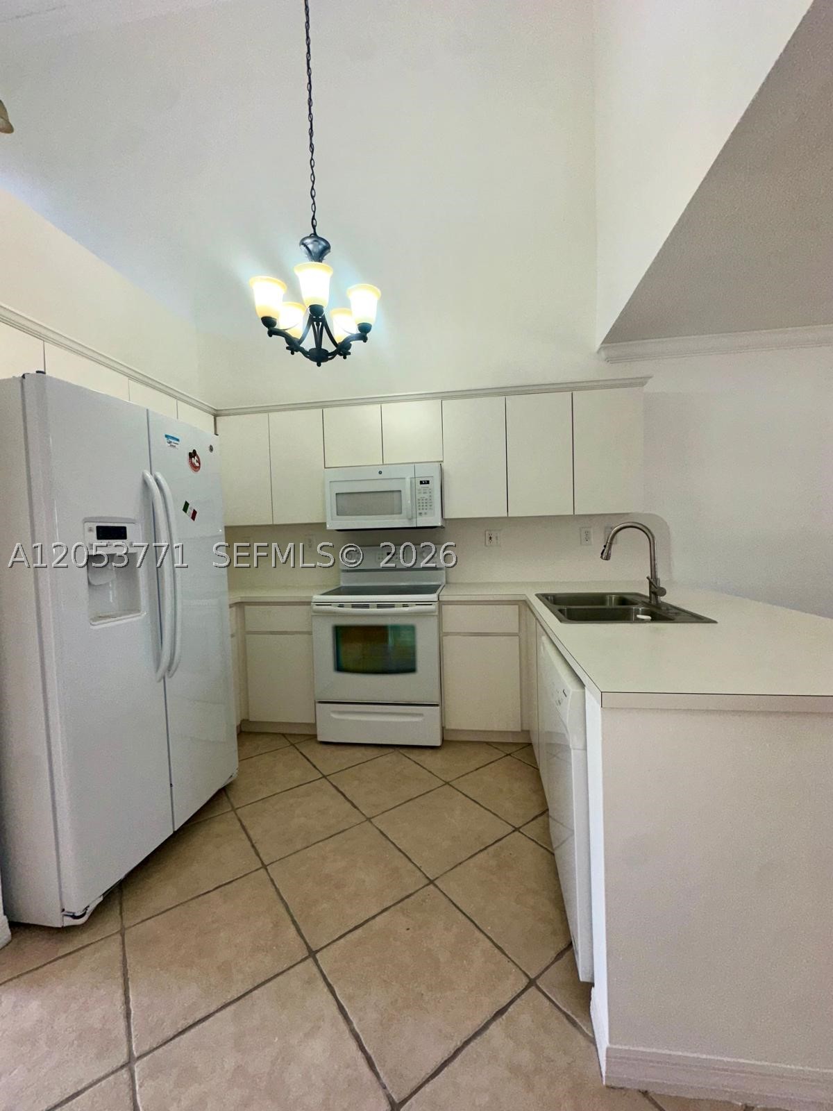 CARIBE LAKES PHASE I - Residential Lease